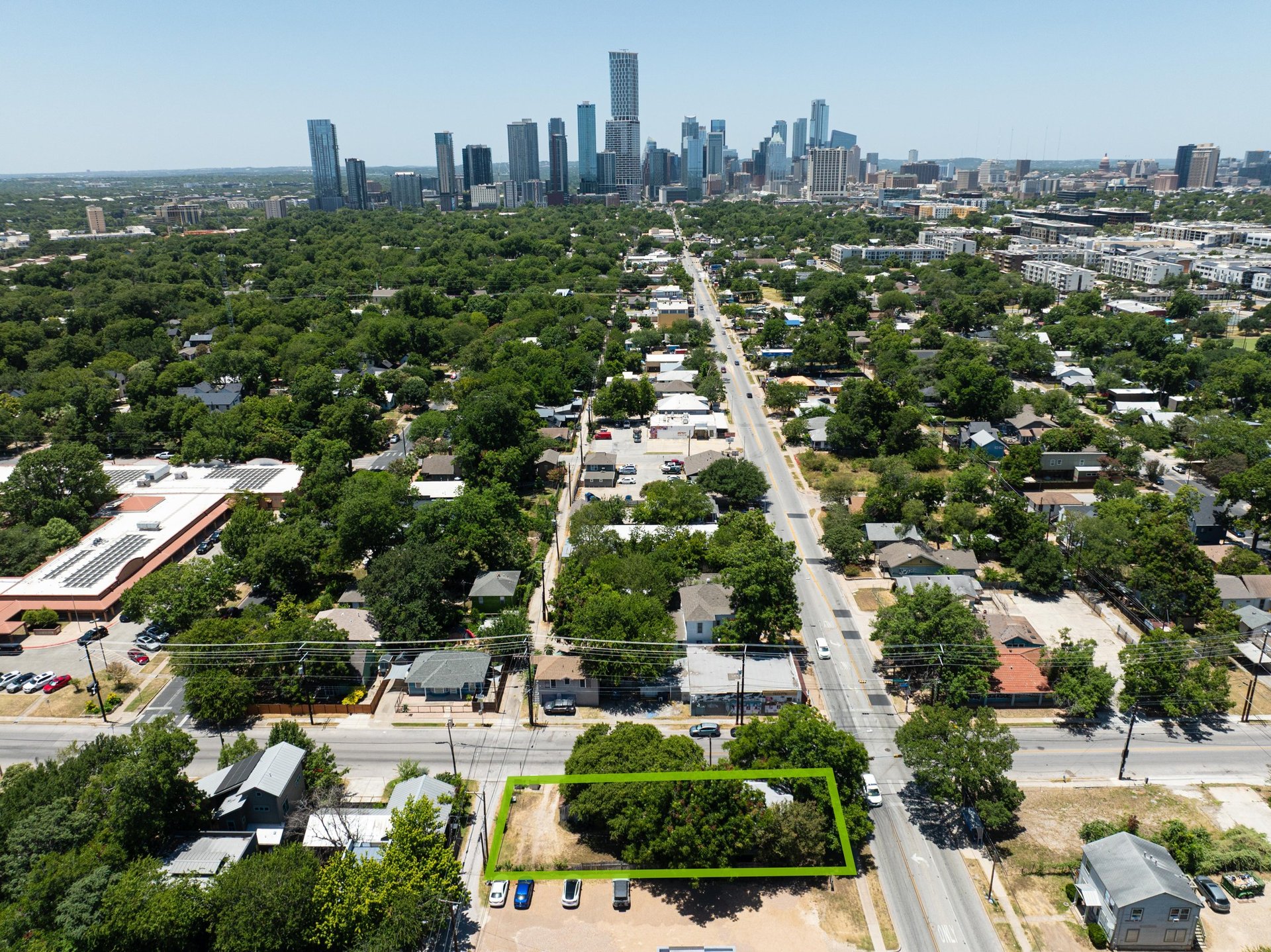 2201 E Cesar Chavez