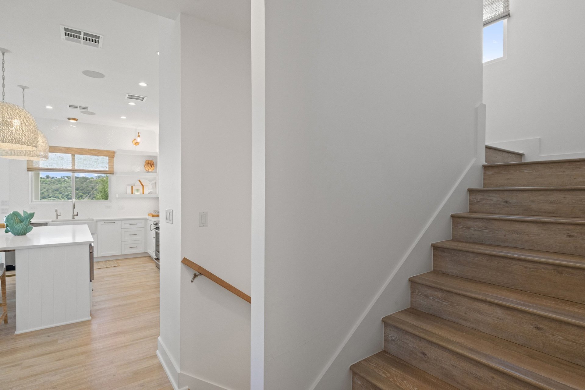 1209 Edgewater Drive