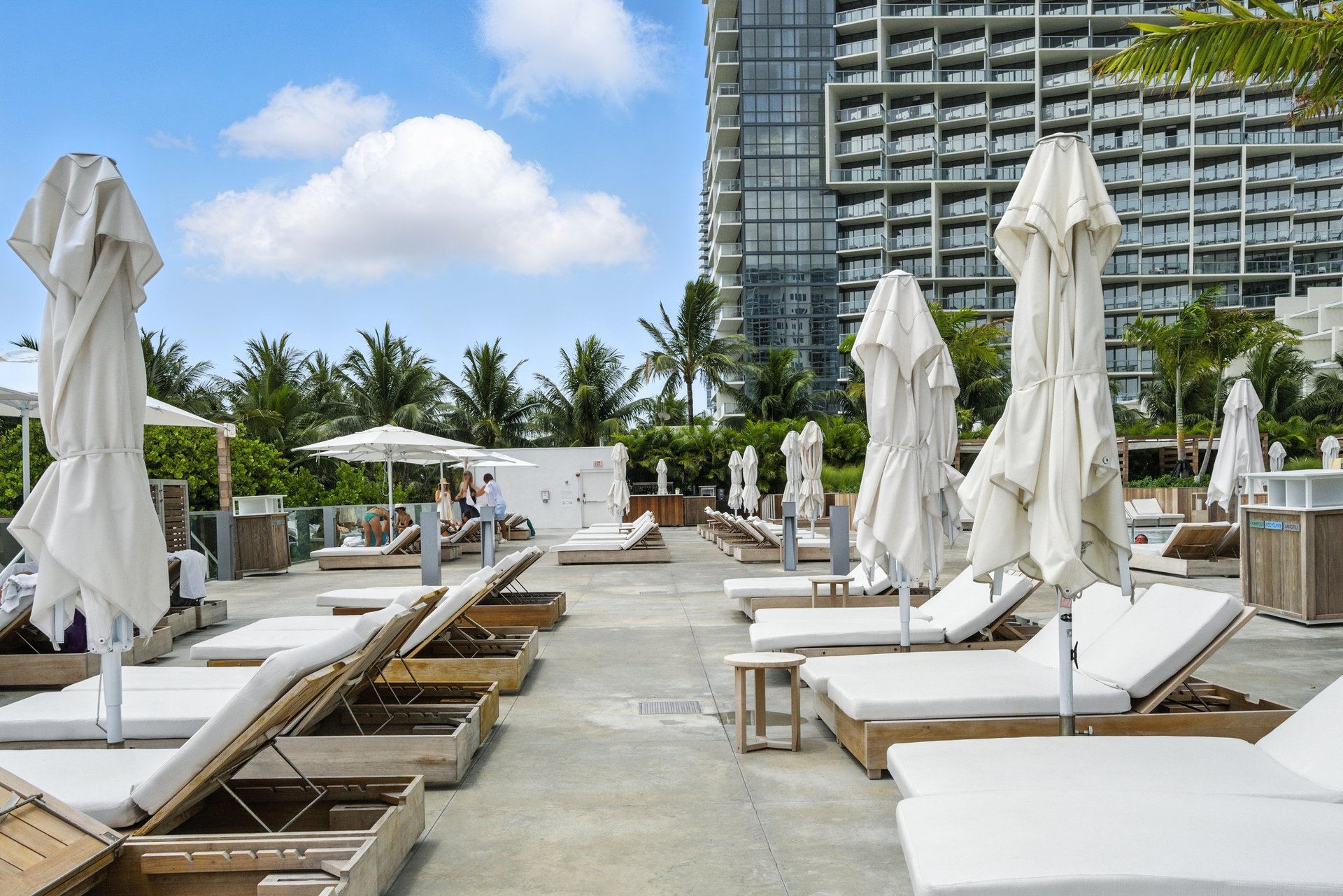 2301 Collins Ave #318  