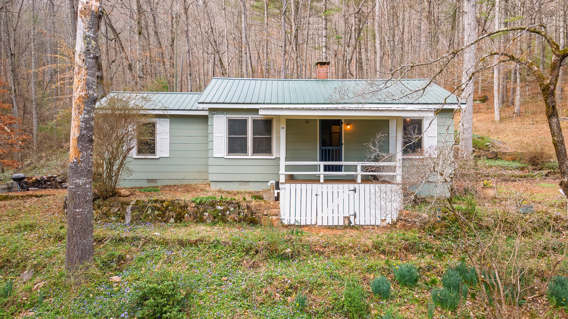 2035 Wayah Rd.