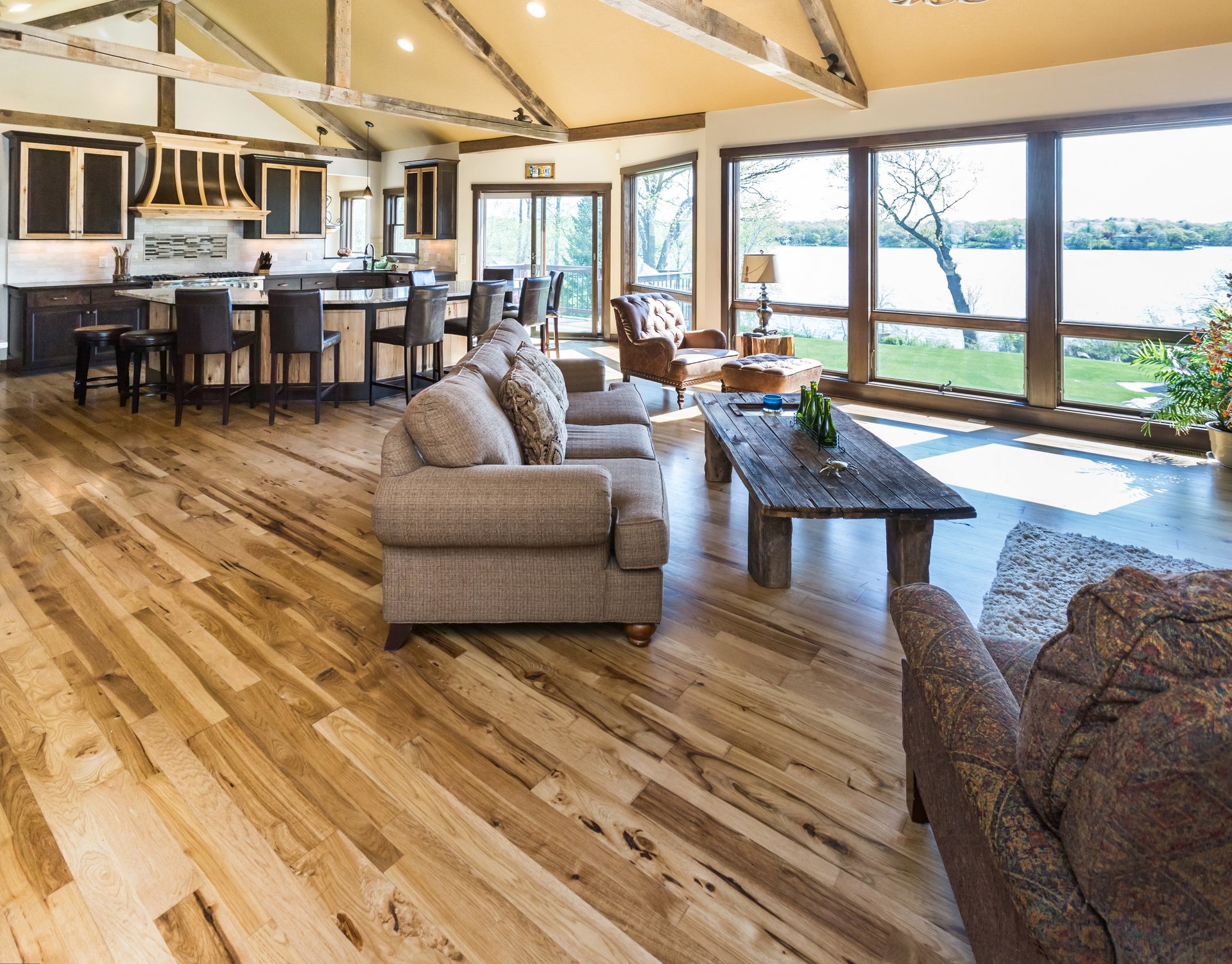 Beautiful Custom Home on Lake Johanna