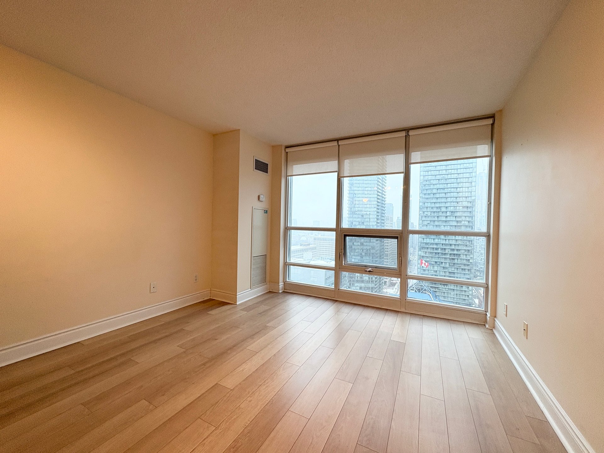 763 Bay St Unit: 3413