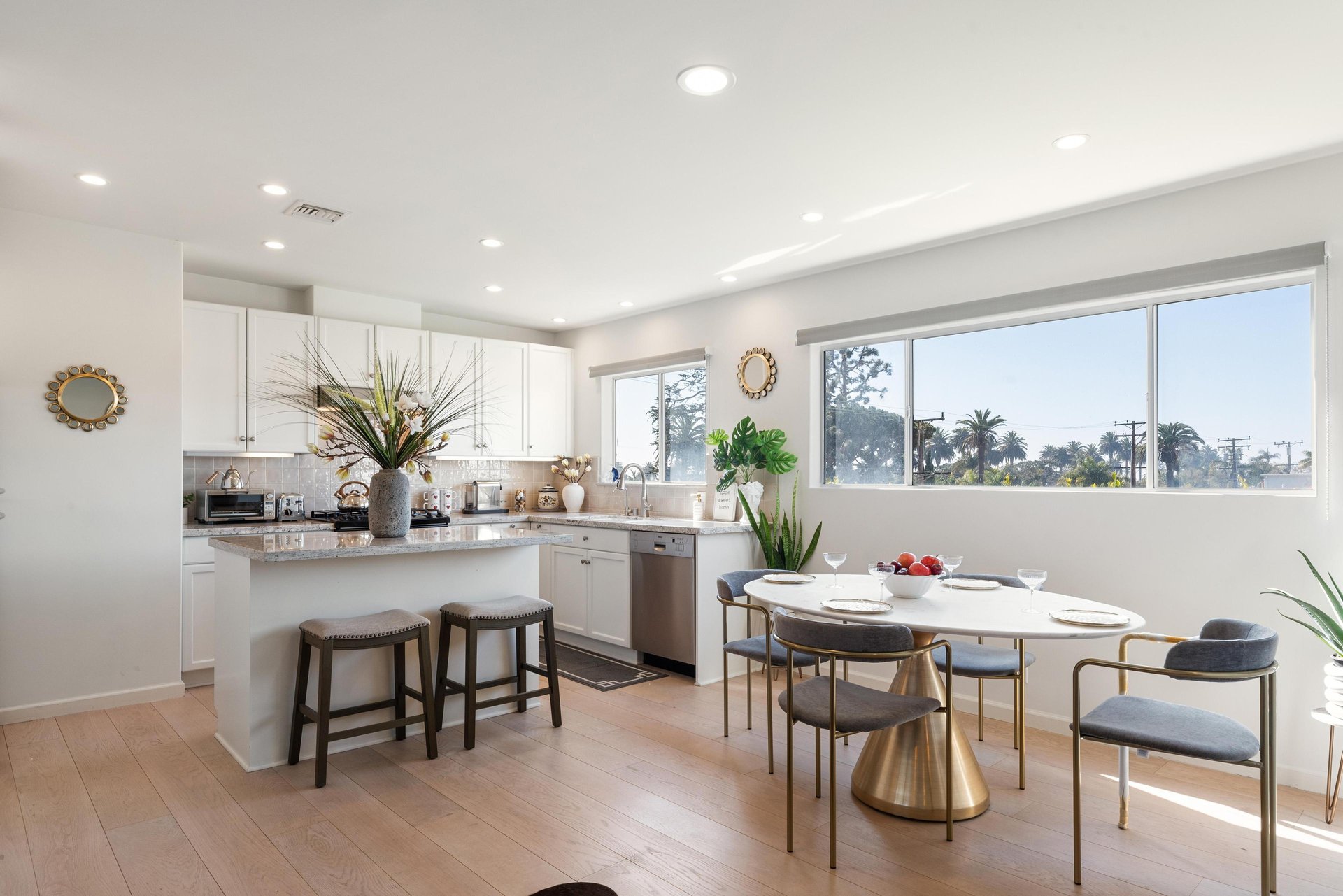 446 San Vicente Blvd Unit: 305