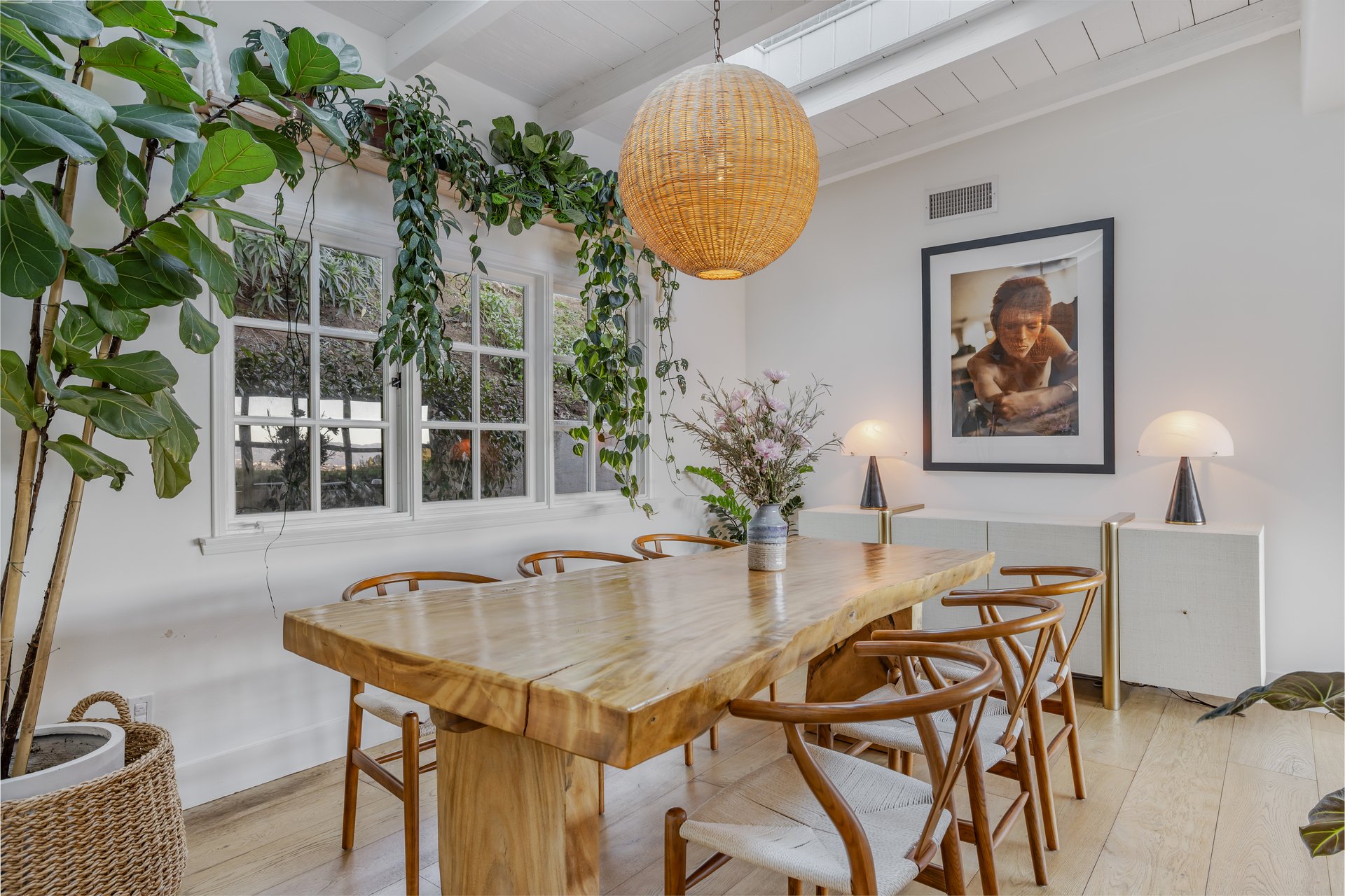 3646 Sunswept Dr, Studio City 
