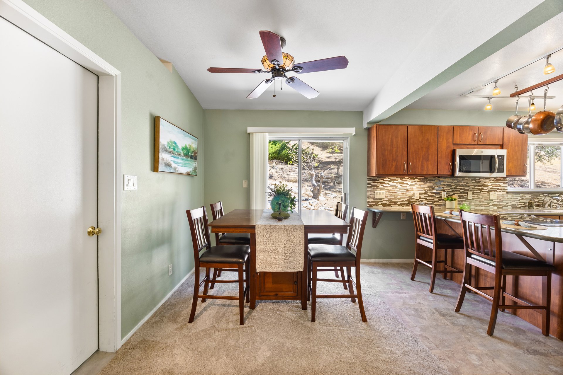 Panoramic Mountain Views in West Golden Hills — 21725 Mountain Drive, Tehachapi