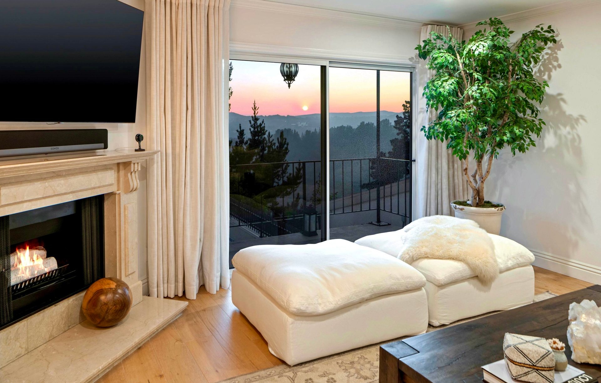 2385 Roscomare Rd Unit: D3, Bel Air 