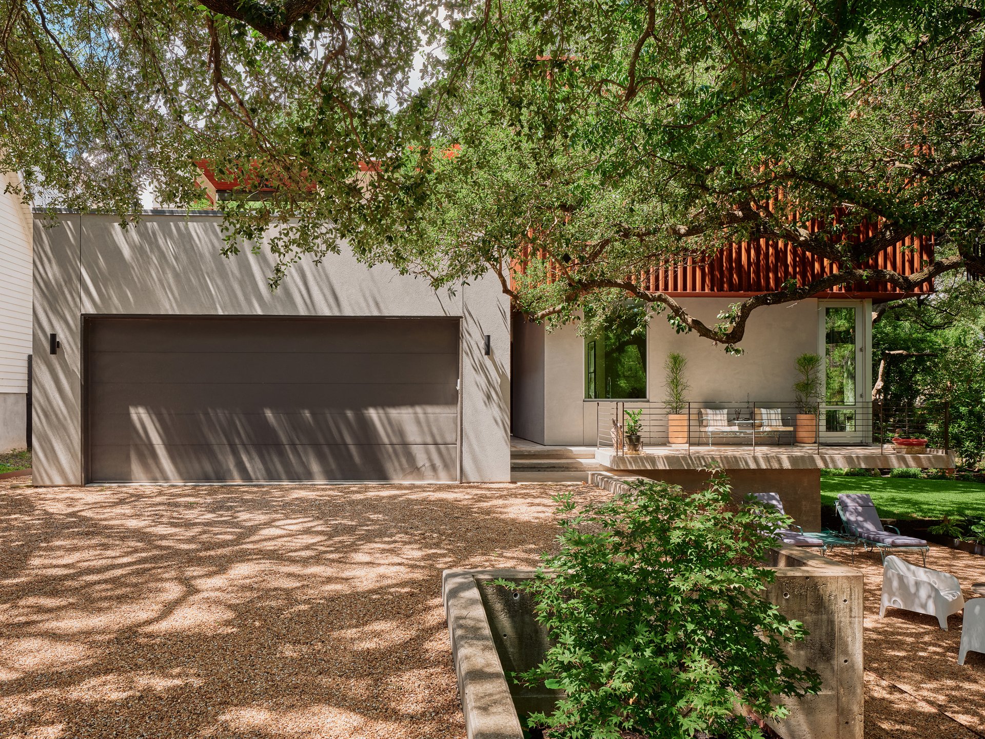 419 W Johanna St