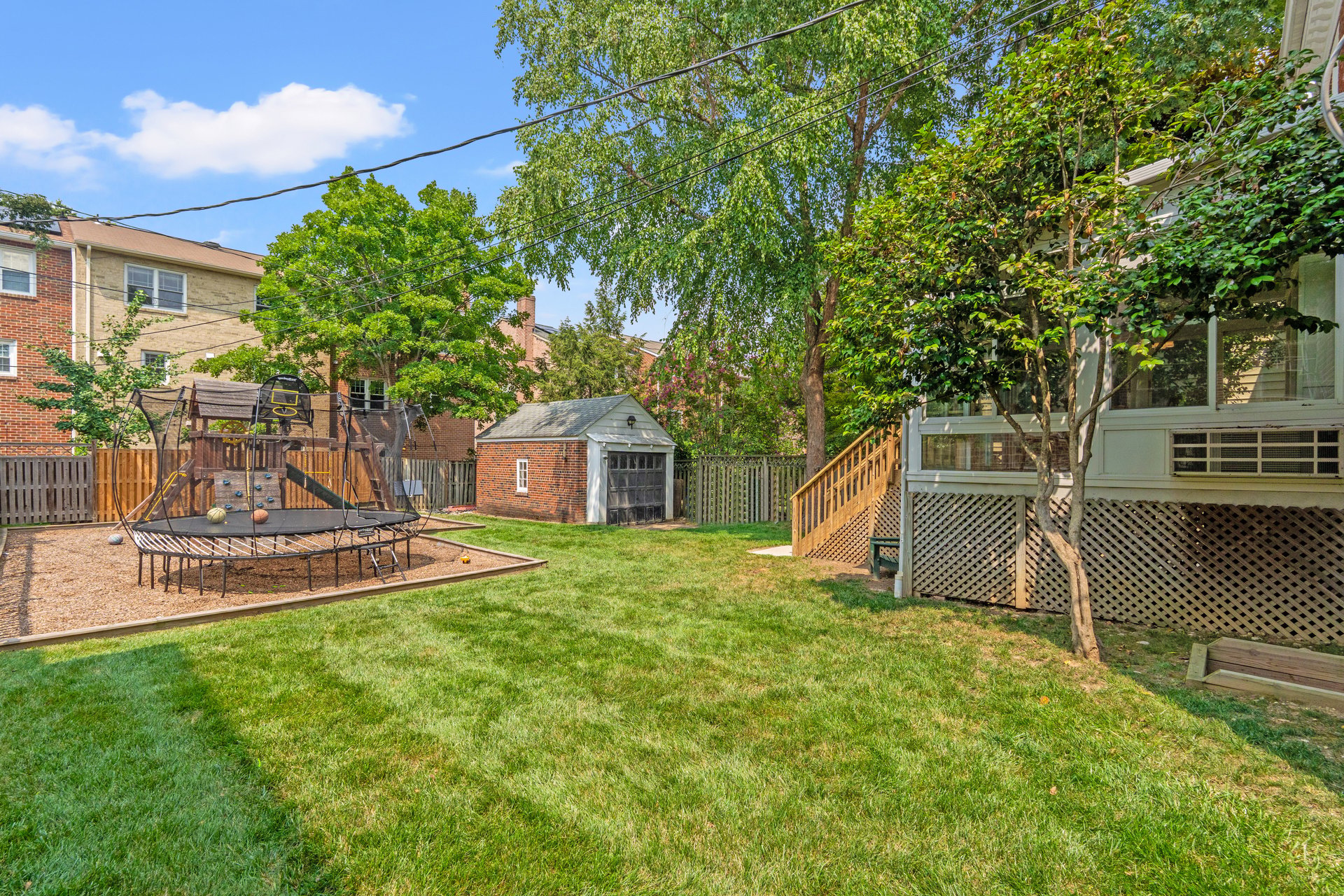 21 W Oak Street