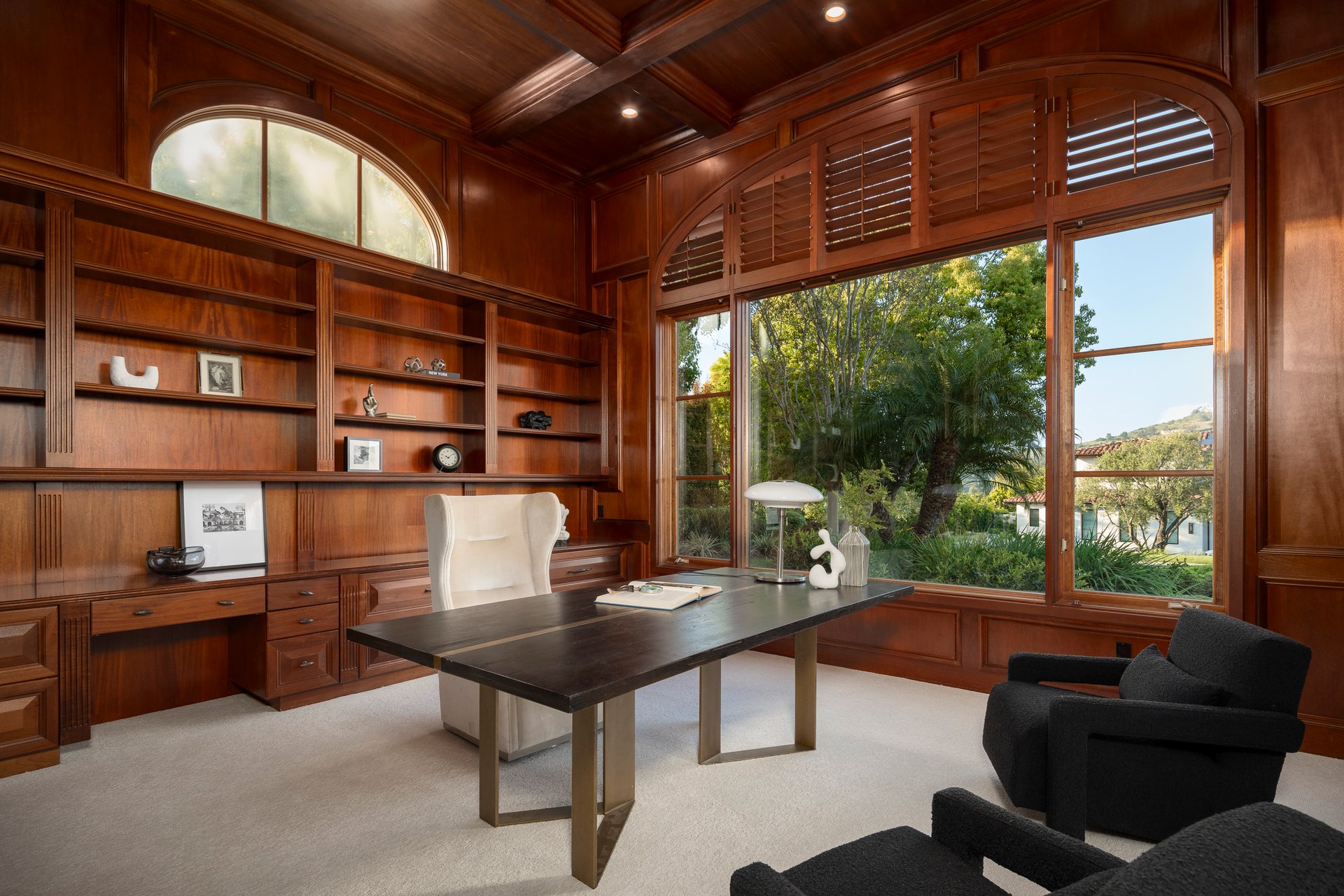 Luxury Living Redefined: Executive Rental in The Bridges