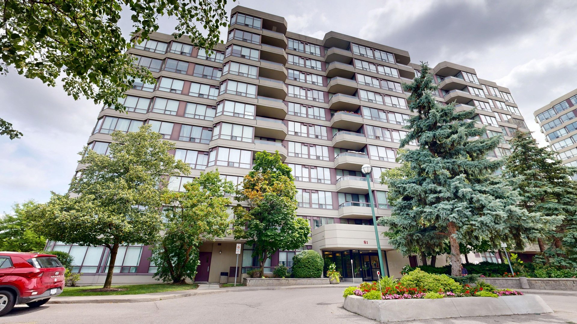 81 Townsgate Drive 211