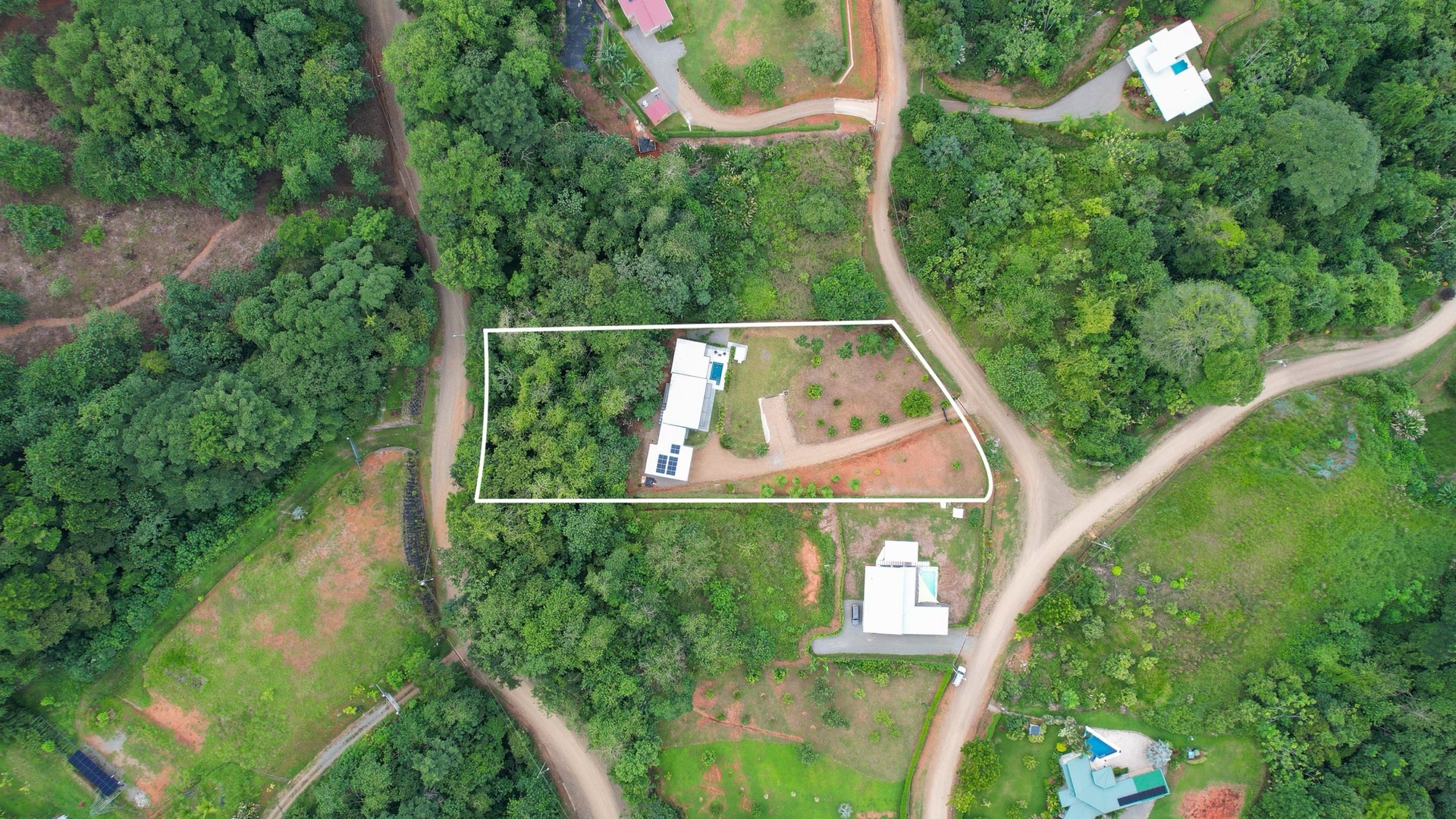 Private Modern Home in Ojochal, Costa Rica with Heated Saltwater Pool & Solar Backup