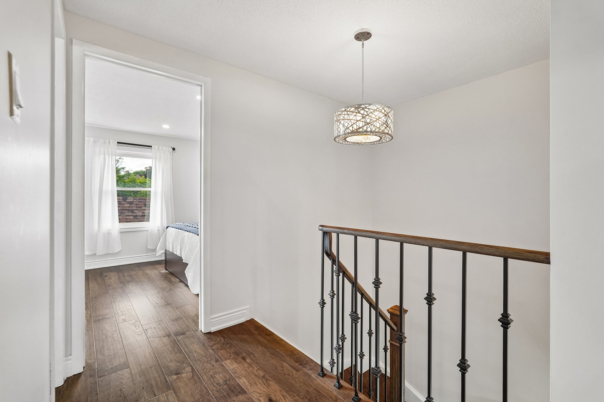 Move-in ready in the heart of Glen Abbey