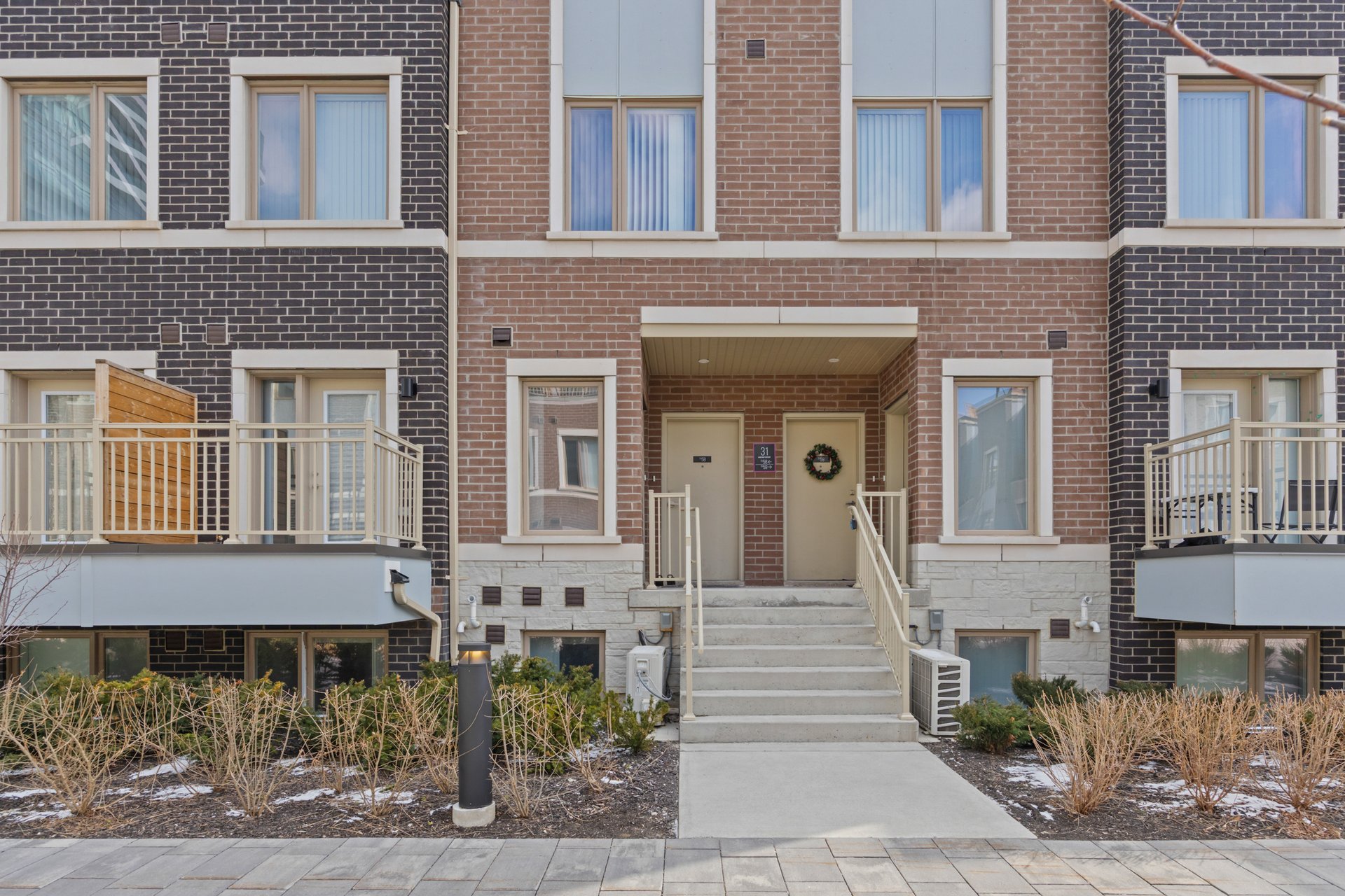 31 Honeycrisp Cres Townhouse 57