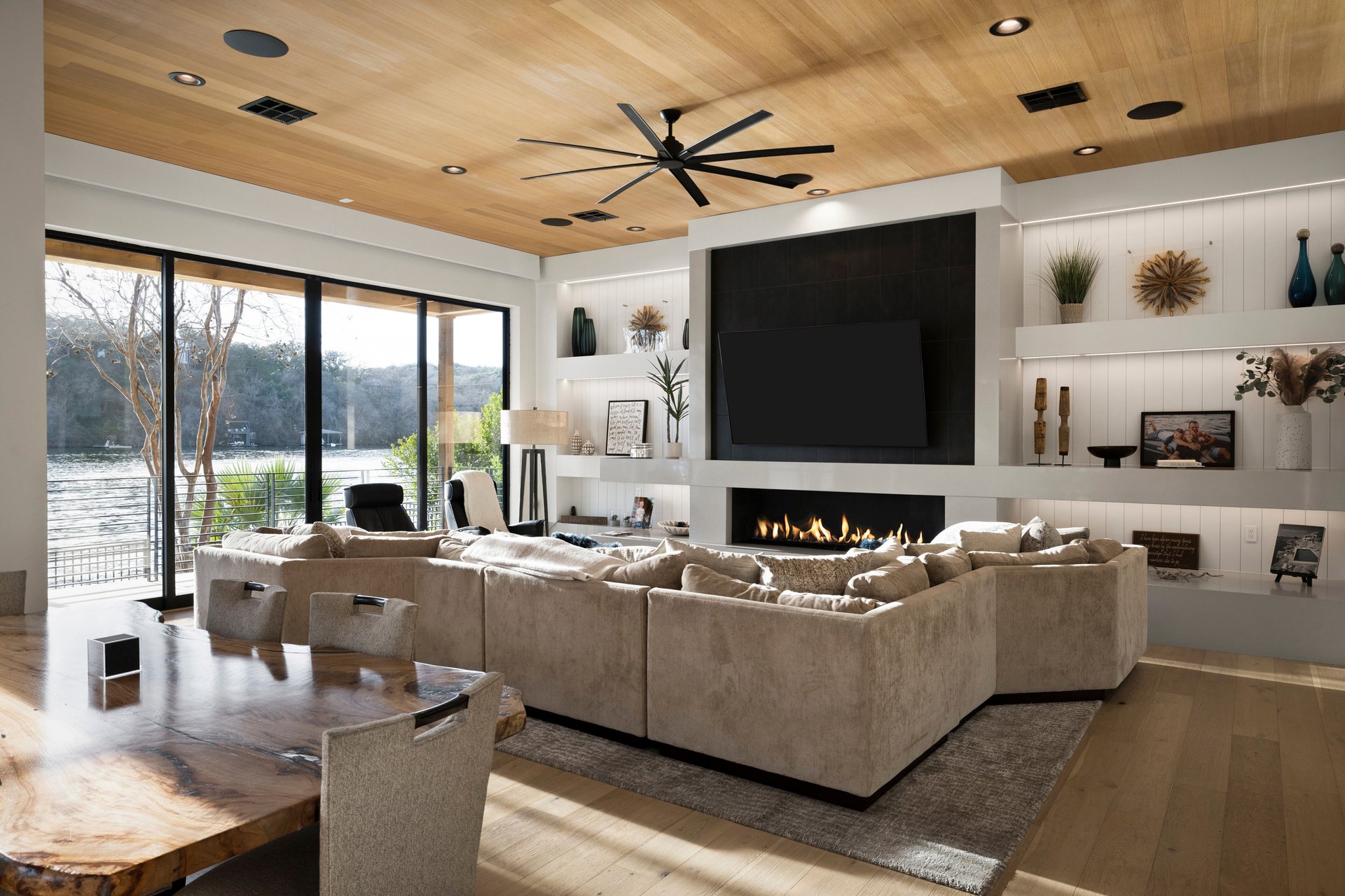 4211 Watersedge Cove