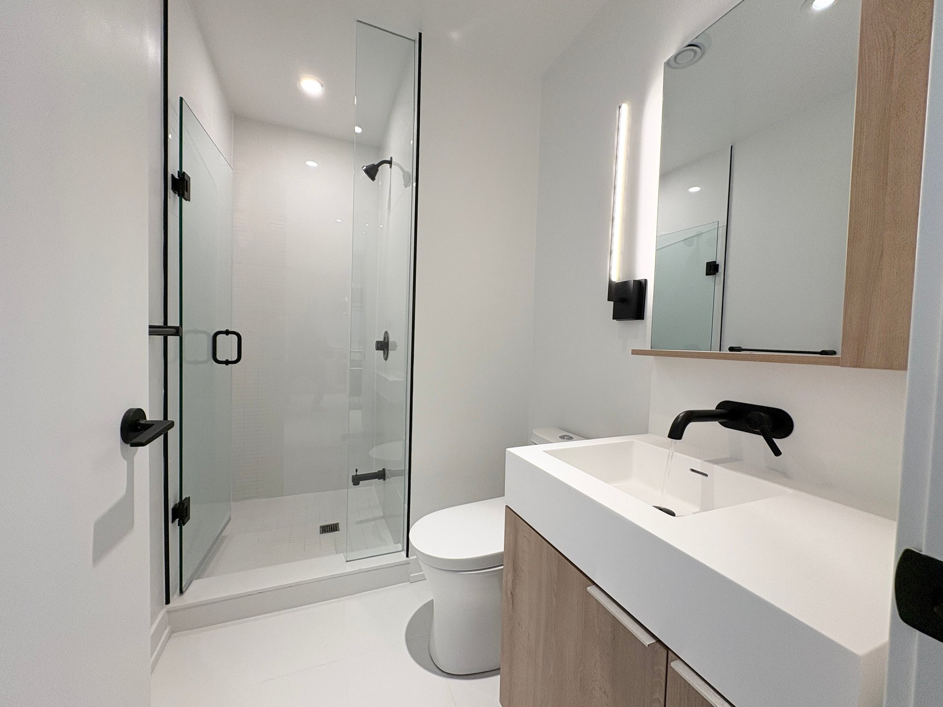 117 Broadway Ave W Unit: 2401