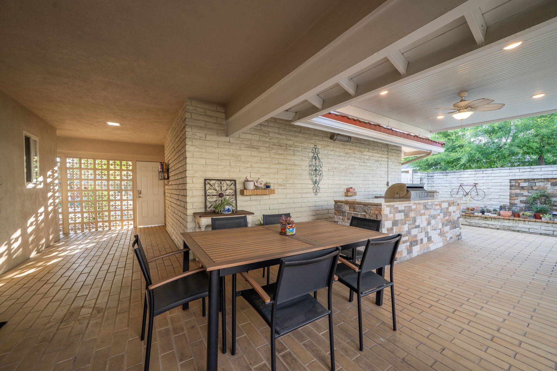 897 Ottawa Drive