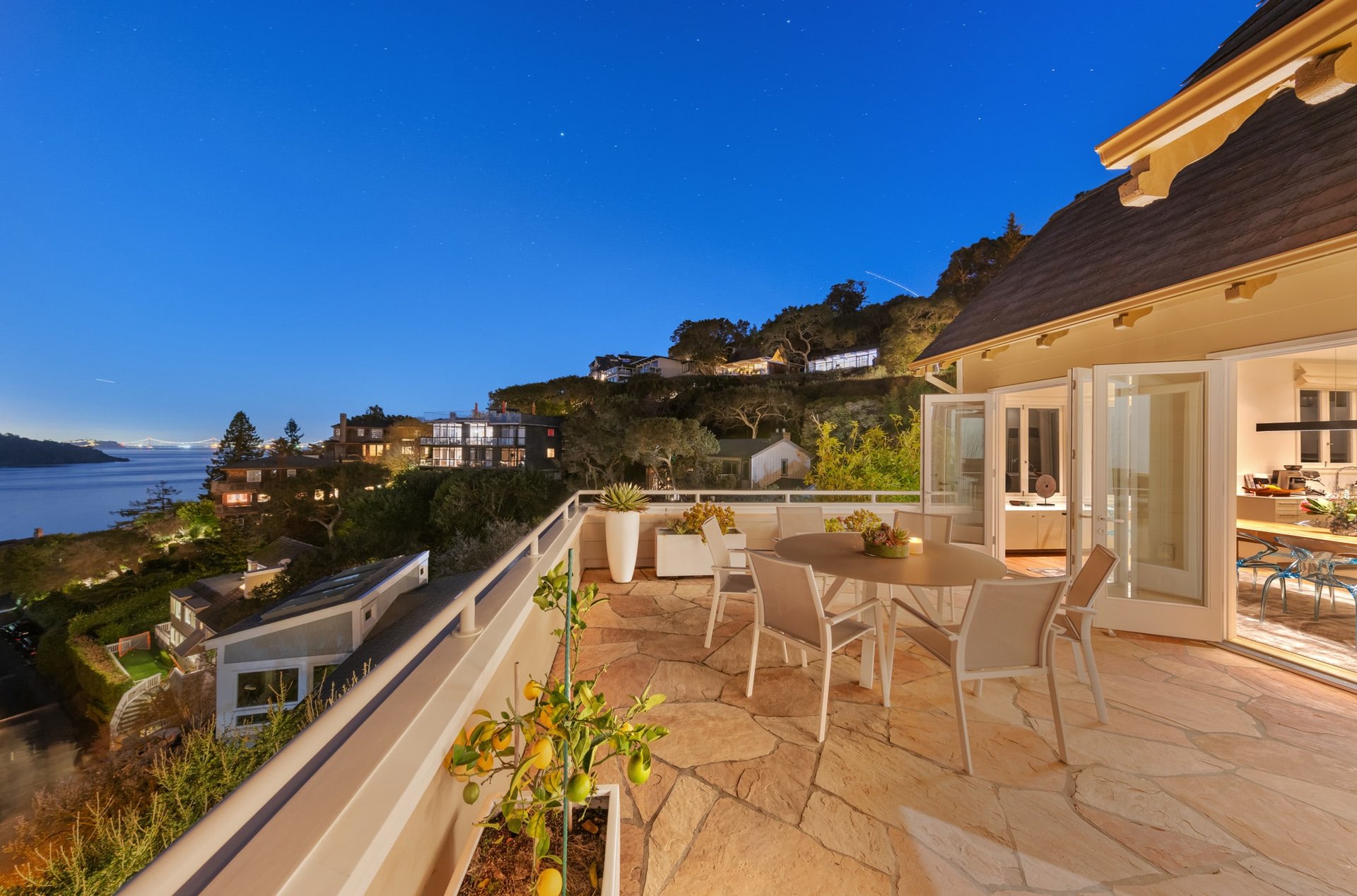 Extraordinary Bay Views