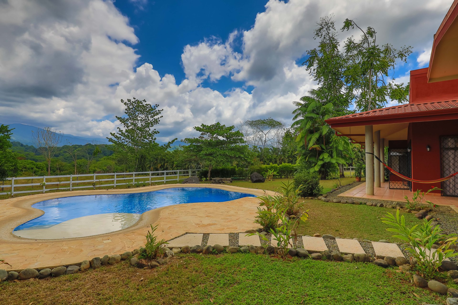 Hacienda-Style Retreat For Sale in Naranjito