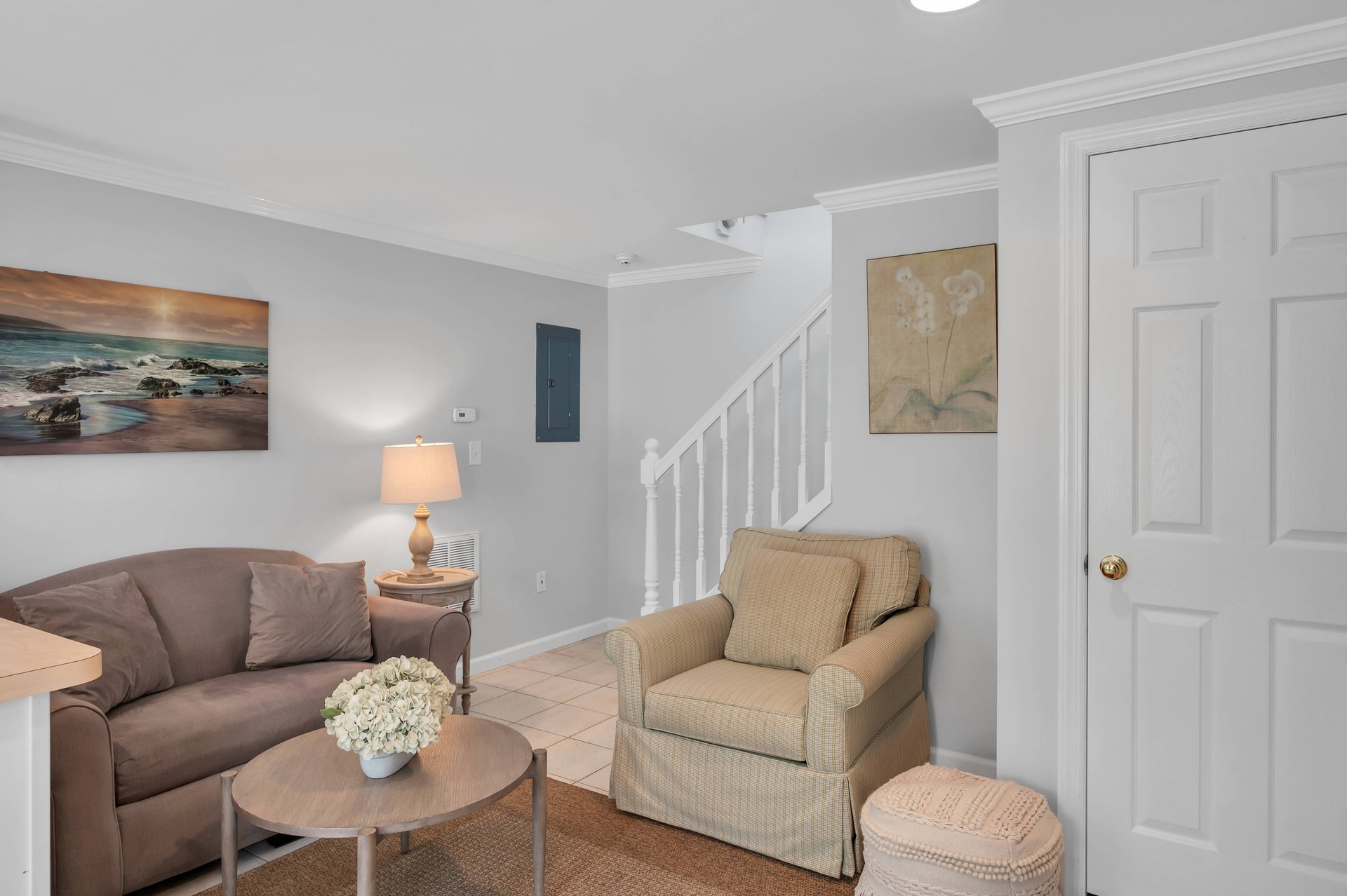 One Bedroom Condo With Outside Seating Area