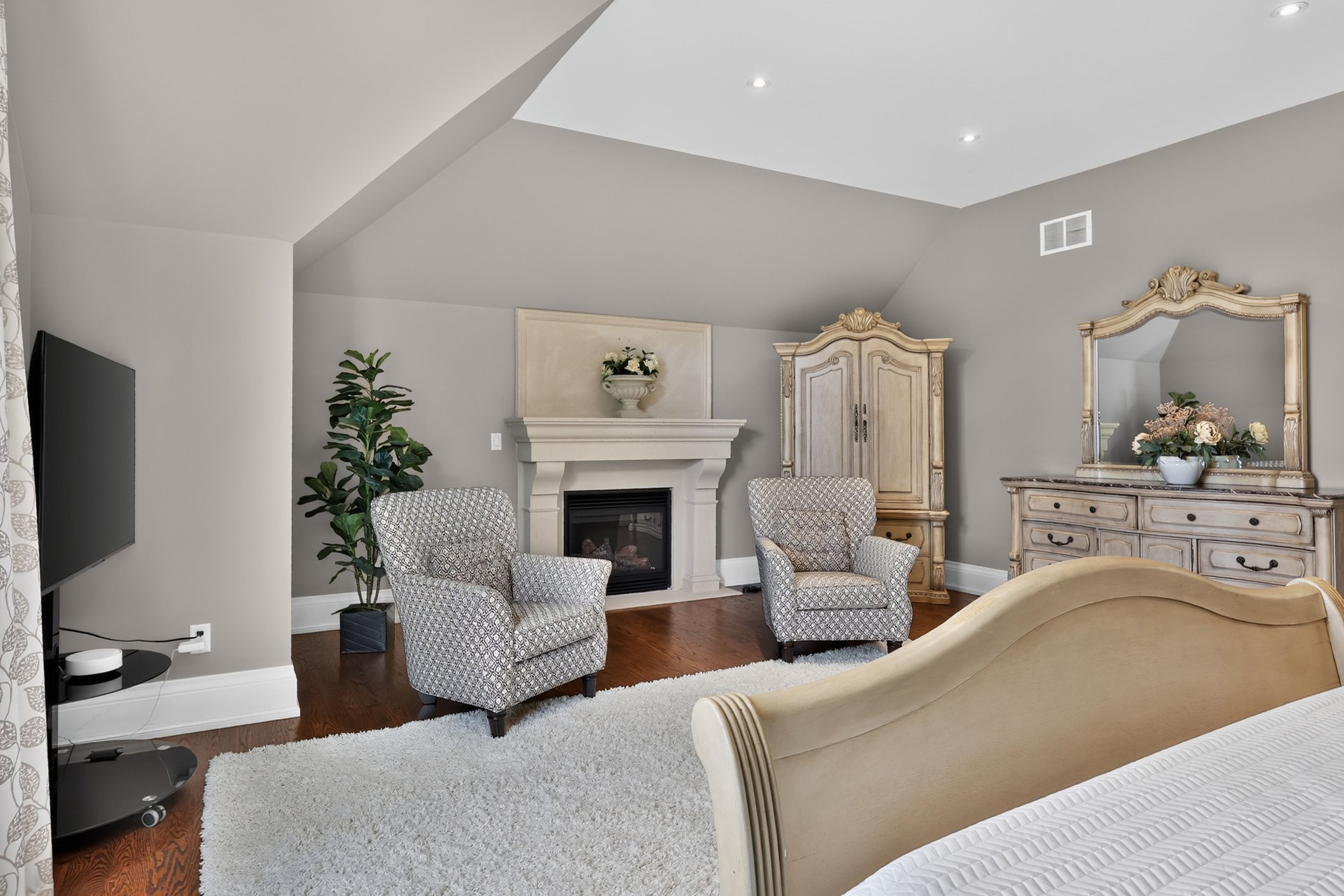 2513 Sharon Cres
