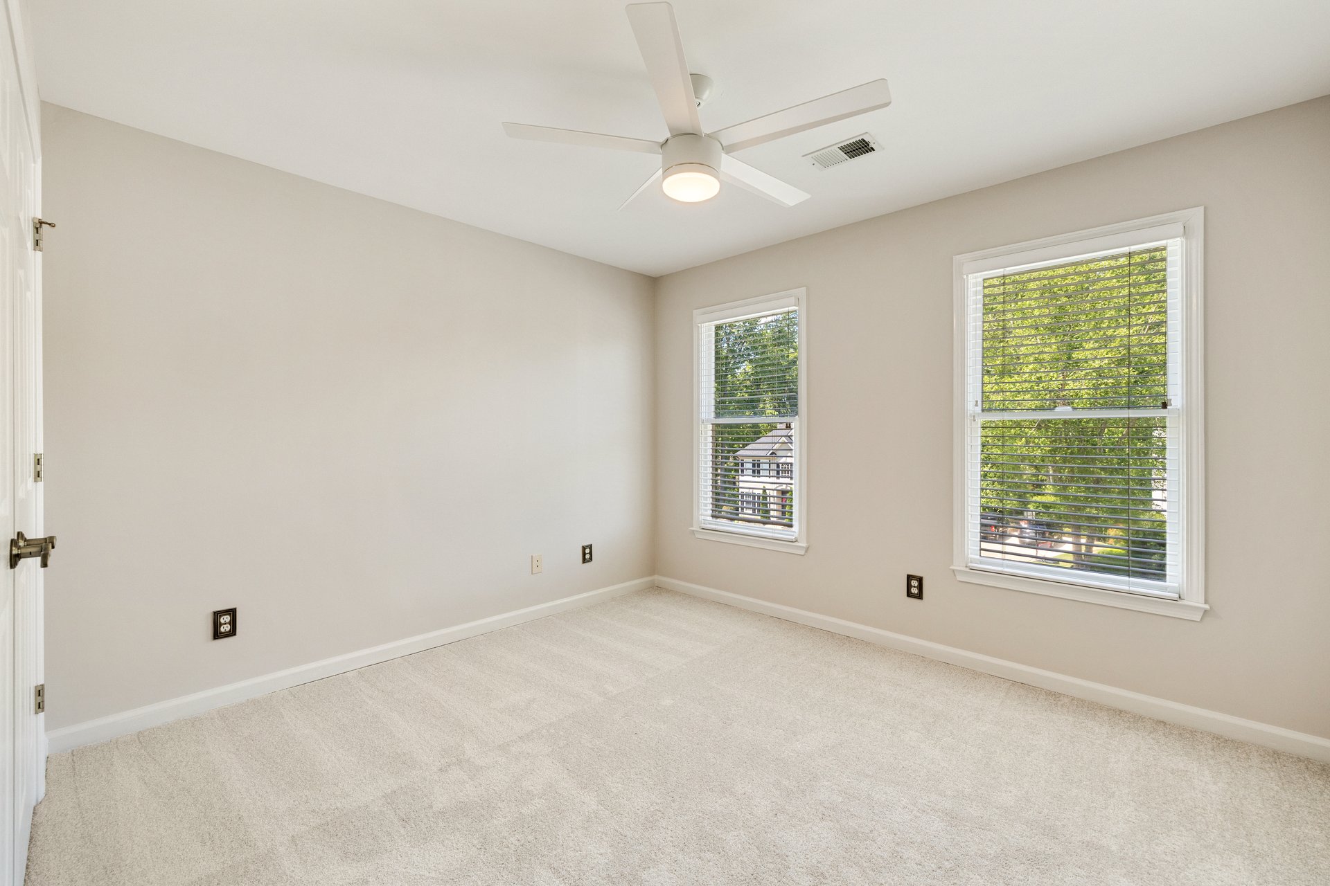 1545 Briers Chute