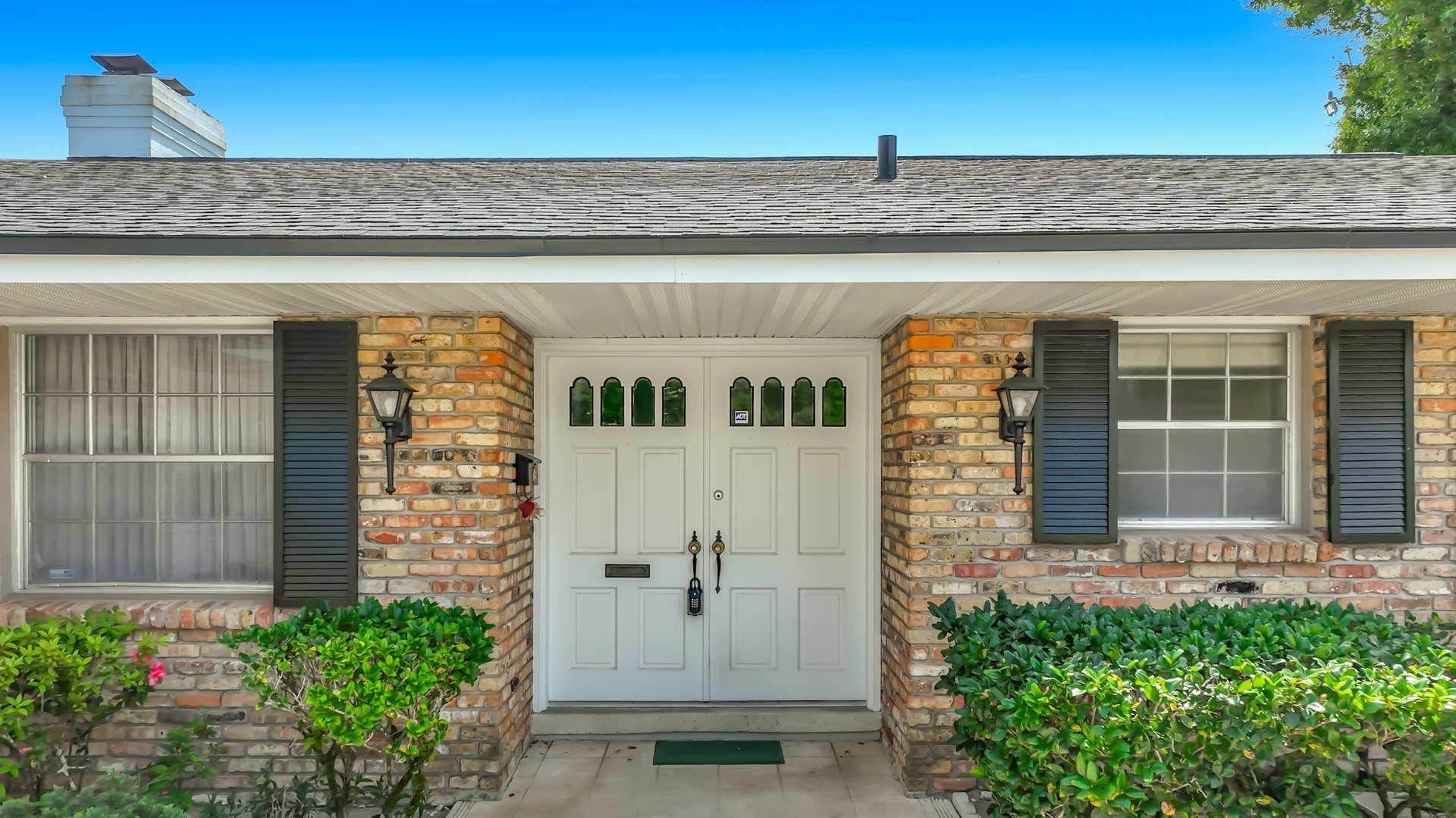 Mid-Century Modern 4-Bedroom in Dommerich Hills, Maitland