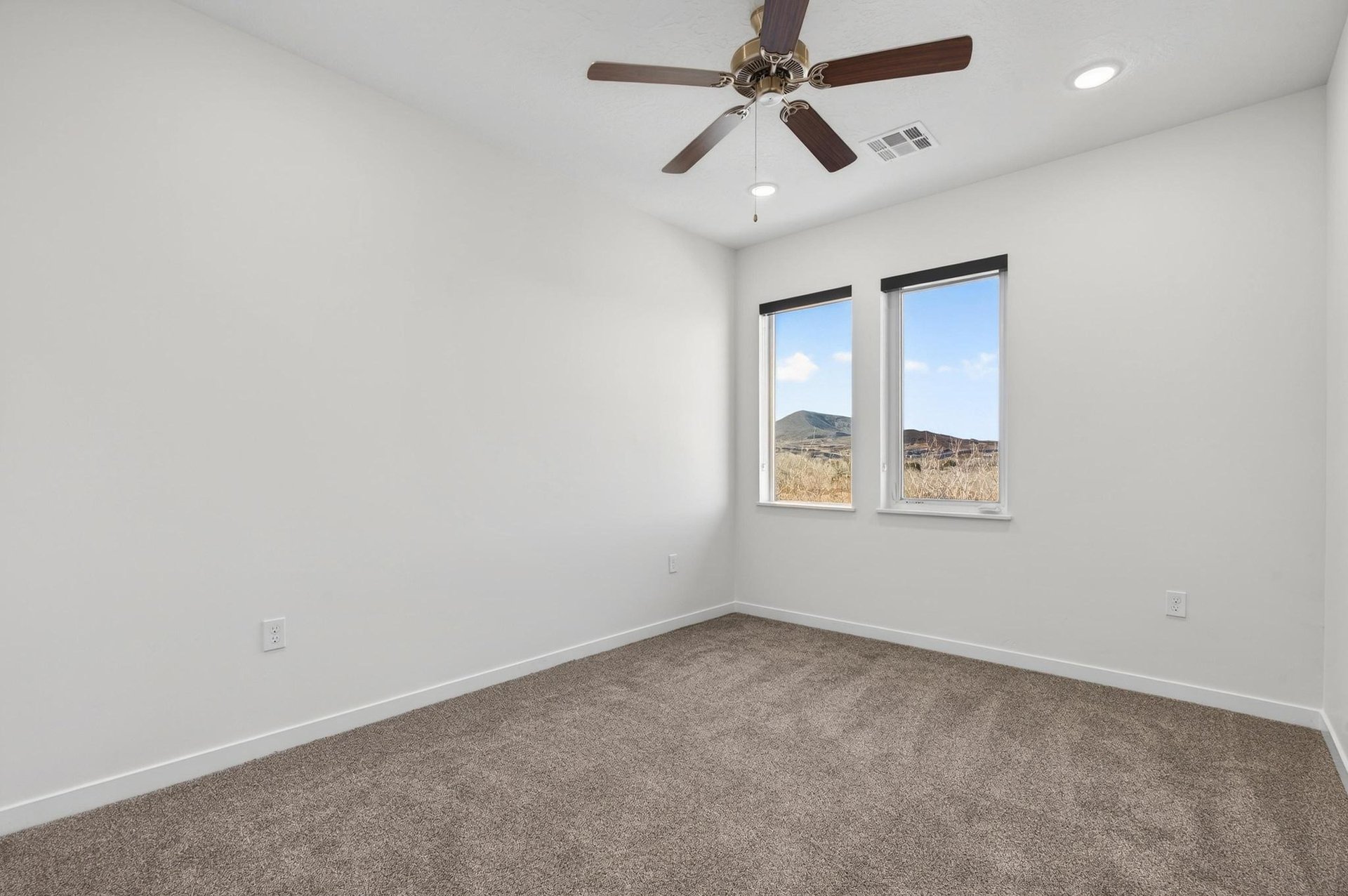 983 W State St B-104