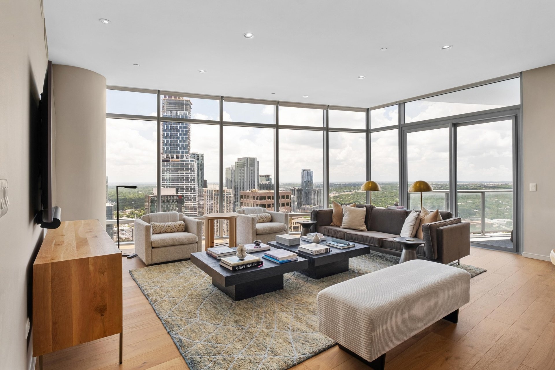 200 Congress Avenue #37H