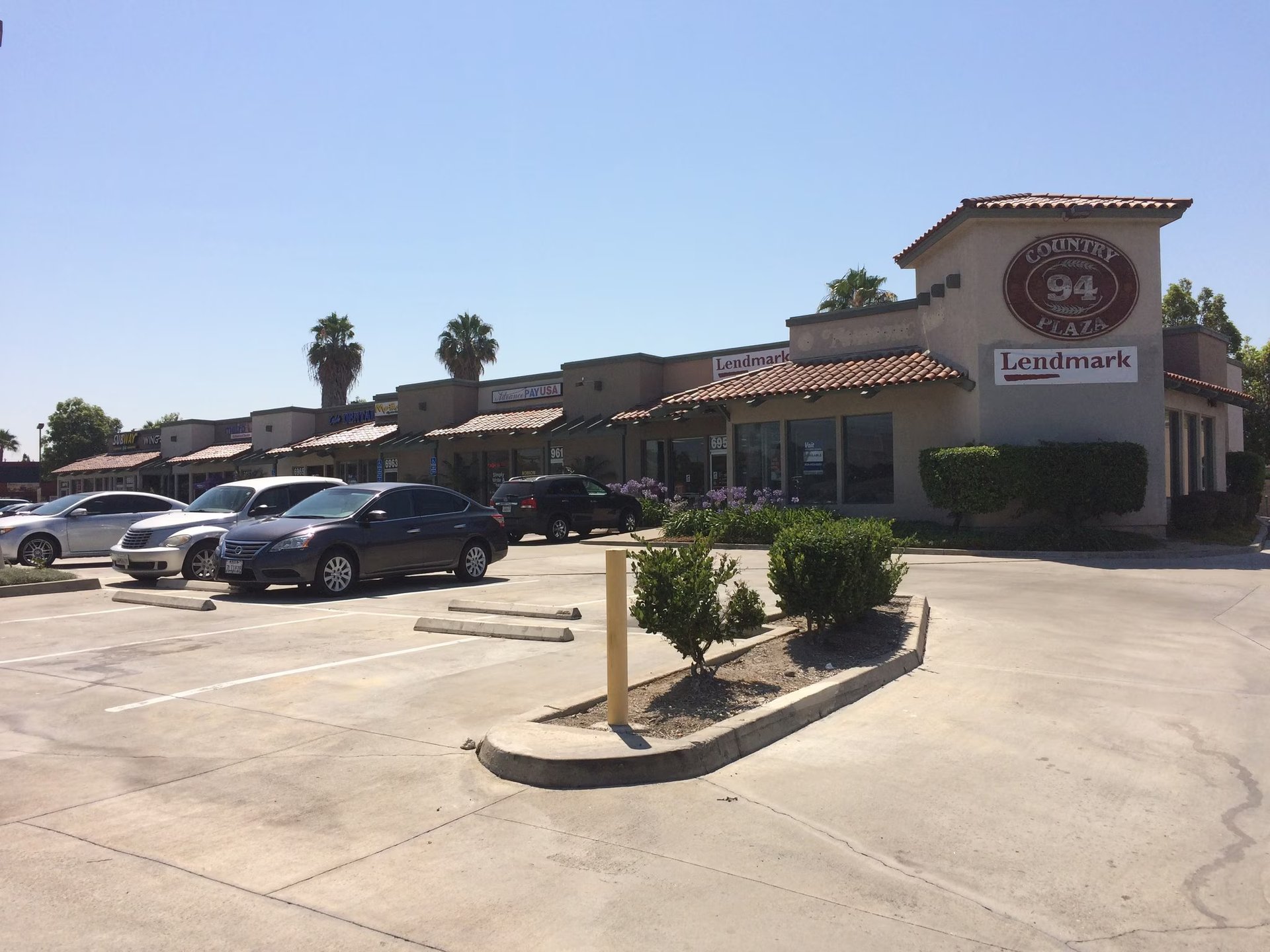 94 Country Plaza