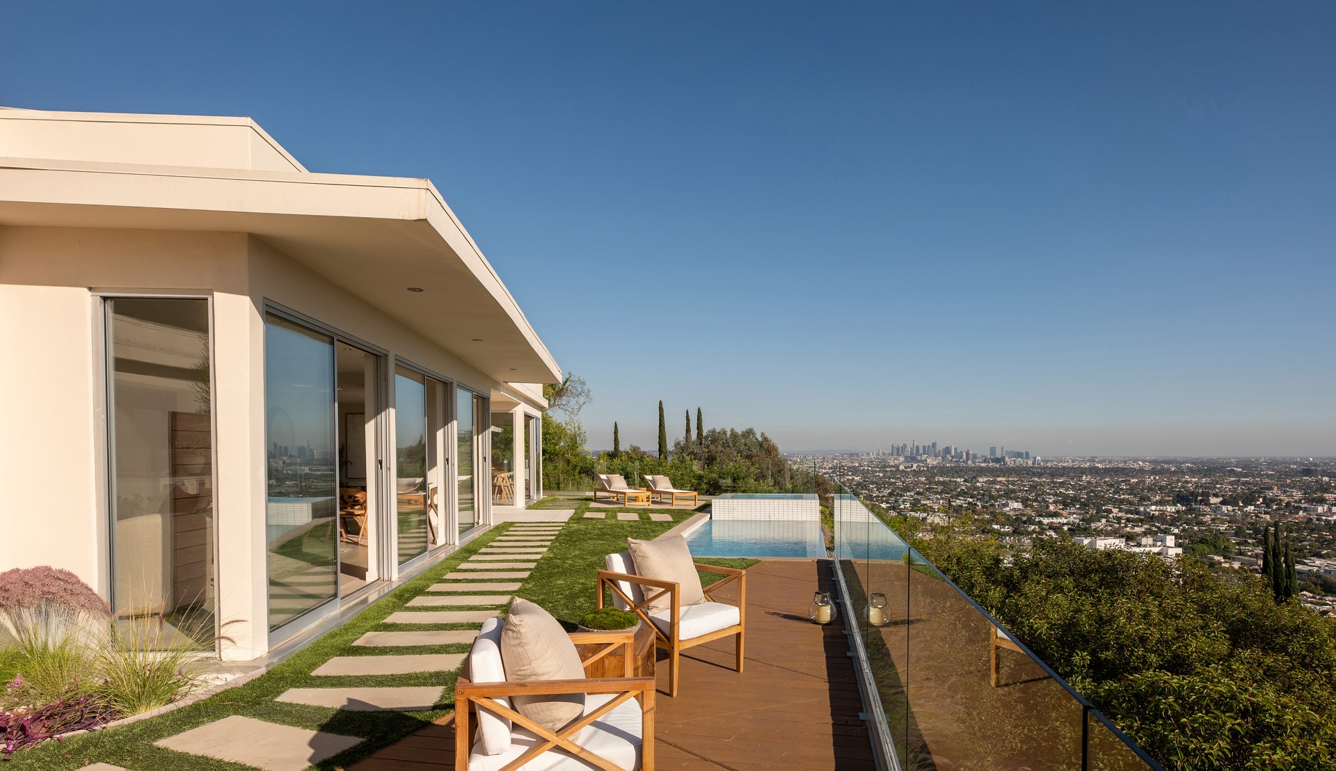 8515 Hedges Way, West Hollywood