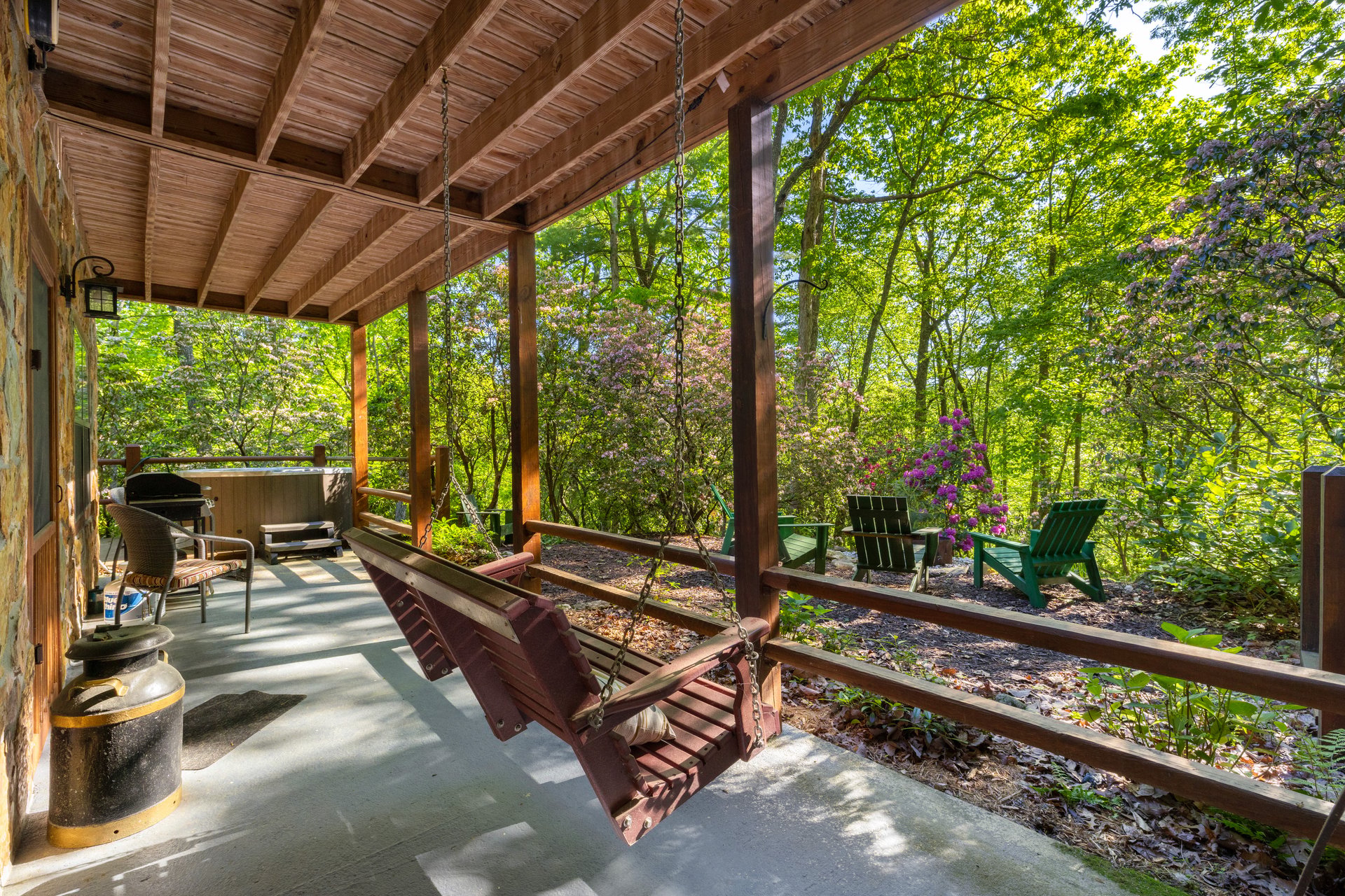 90 Holloway Circle, Blue Ridge, GA 30513