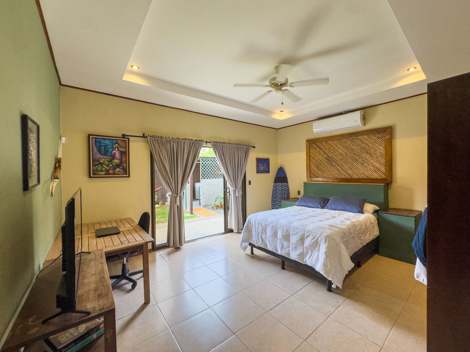 Naranjito corner lot house