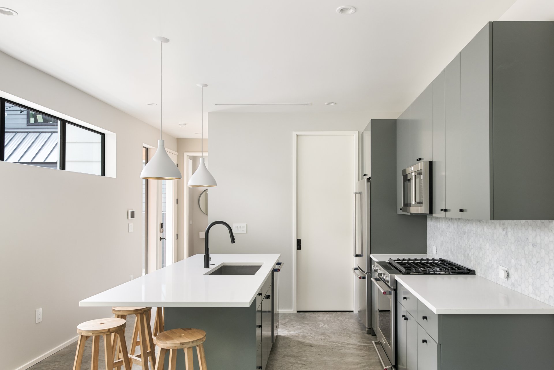 404 W Milton