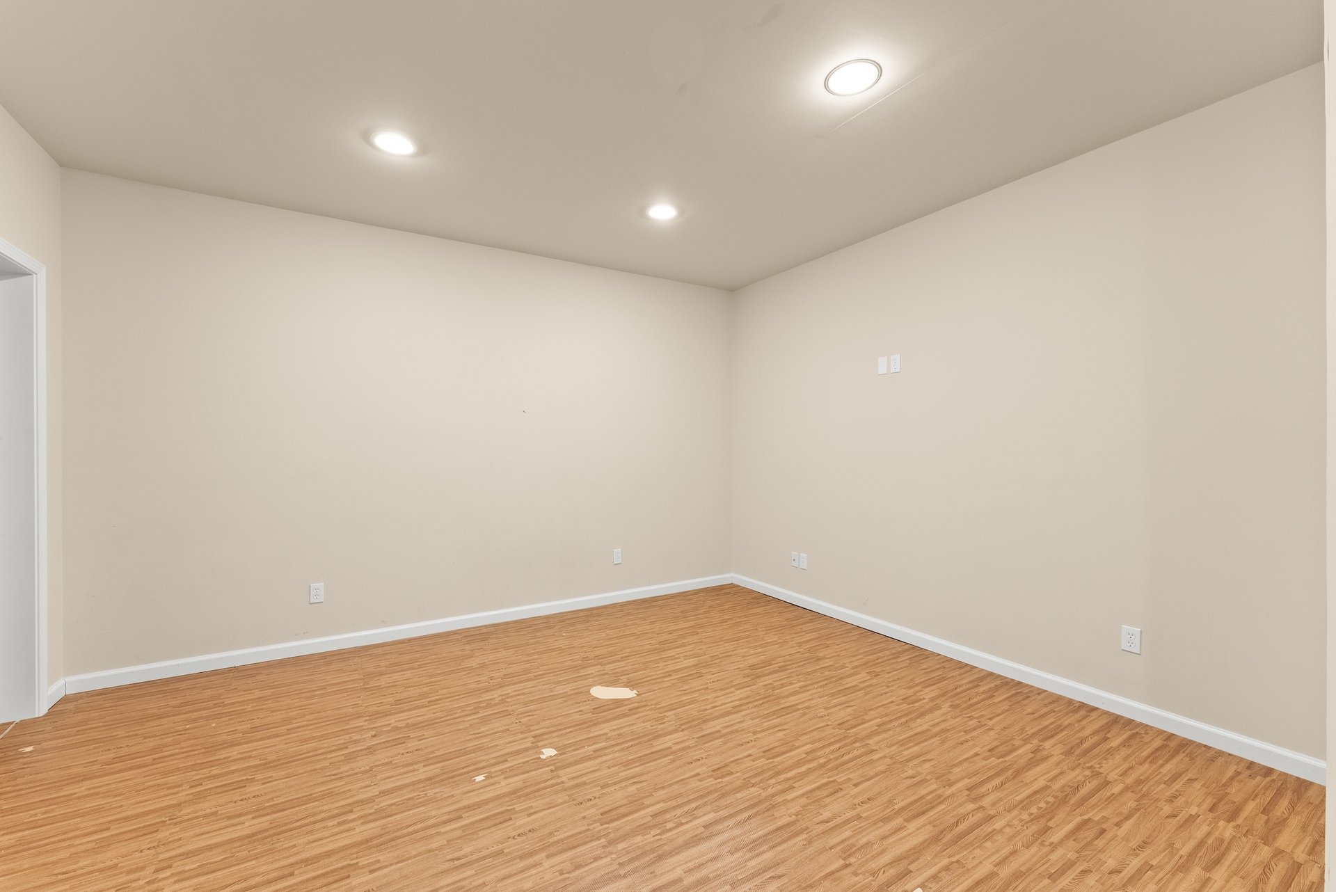 7534 Mossy Log Ct, Flowery Branch, GA 30542