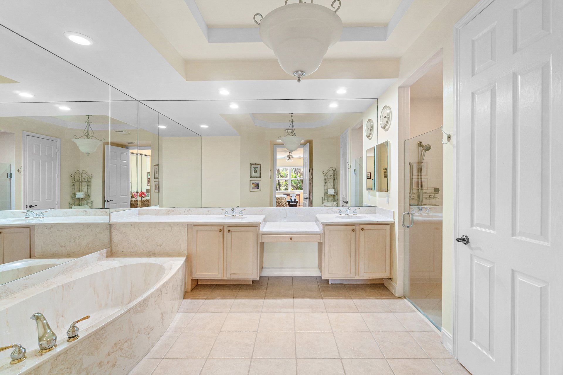 6200 Island Bend A