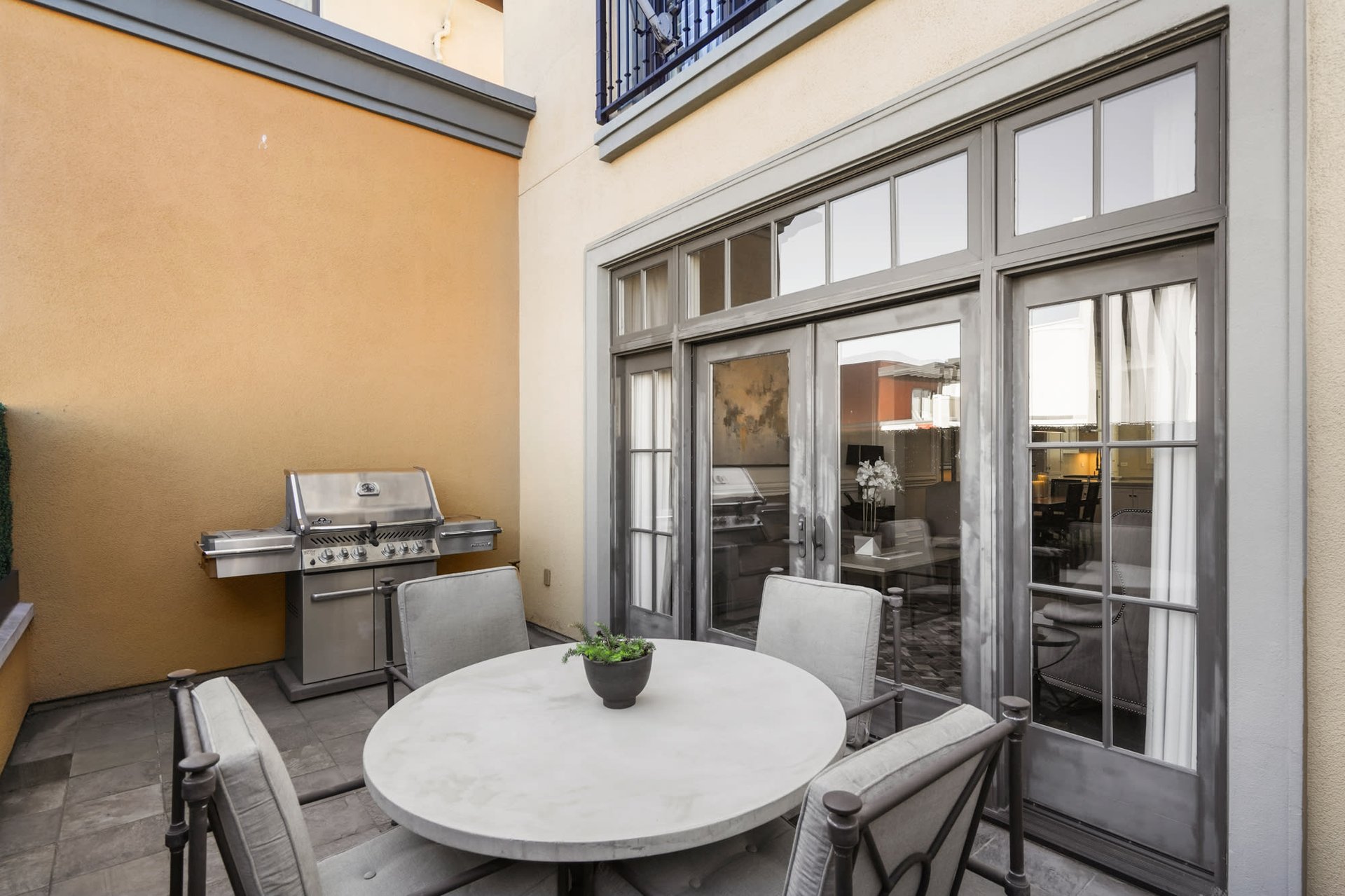 356 Santana Row APT 319