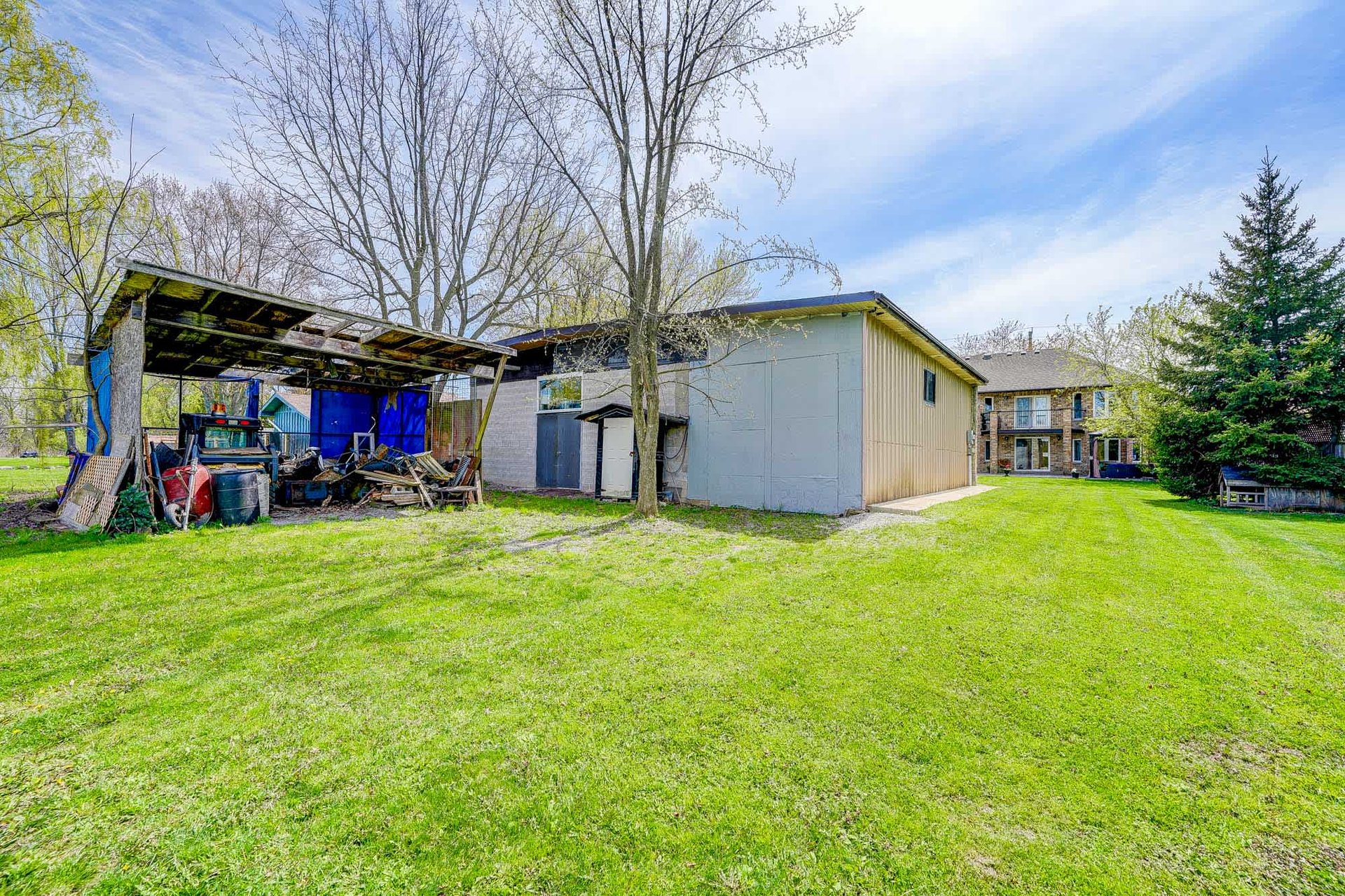 7364 Dickenson Rd E