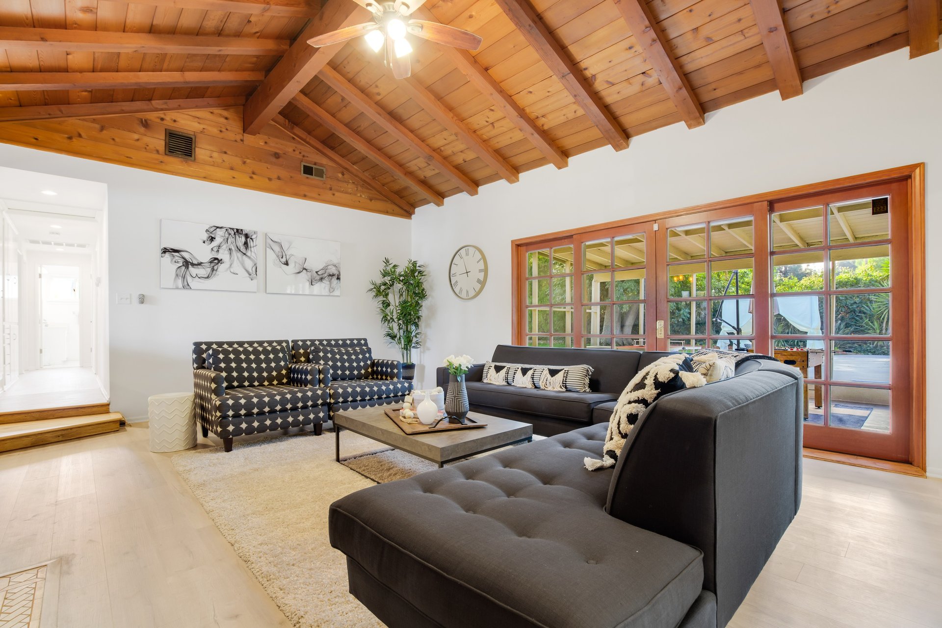 Melba Ave, 91367