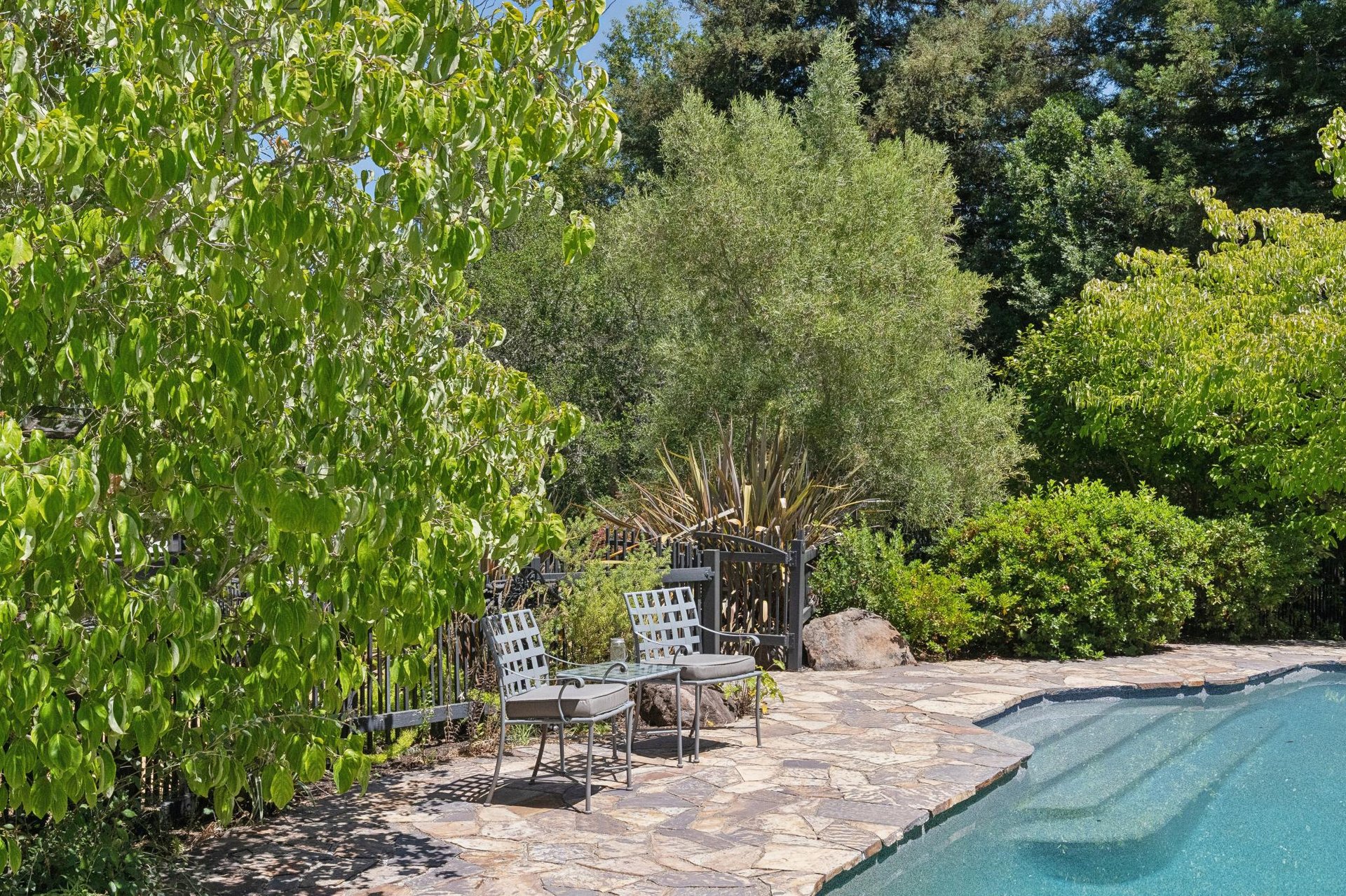 28 Black Log Rd