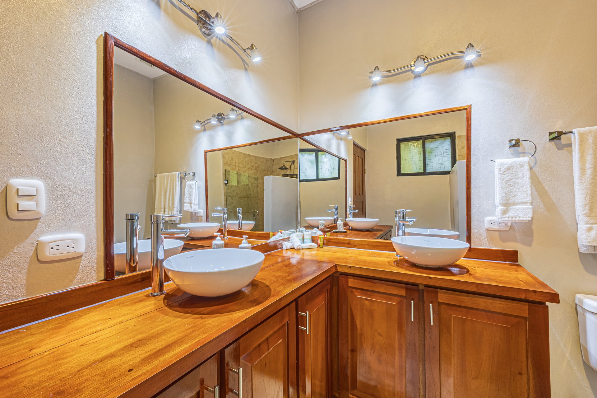 Tropical Villa in Canto del Mar | Walk to Dominicalito Beach