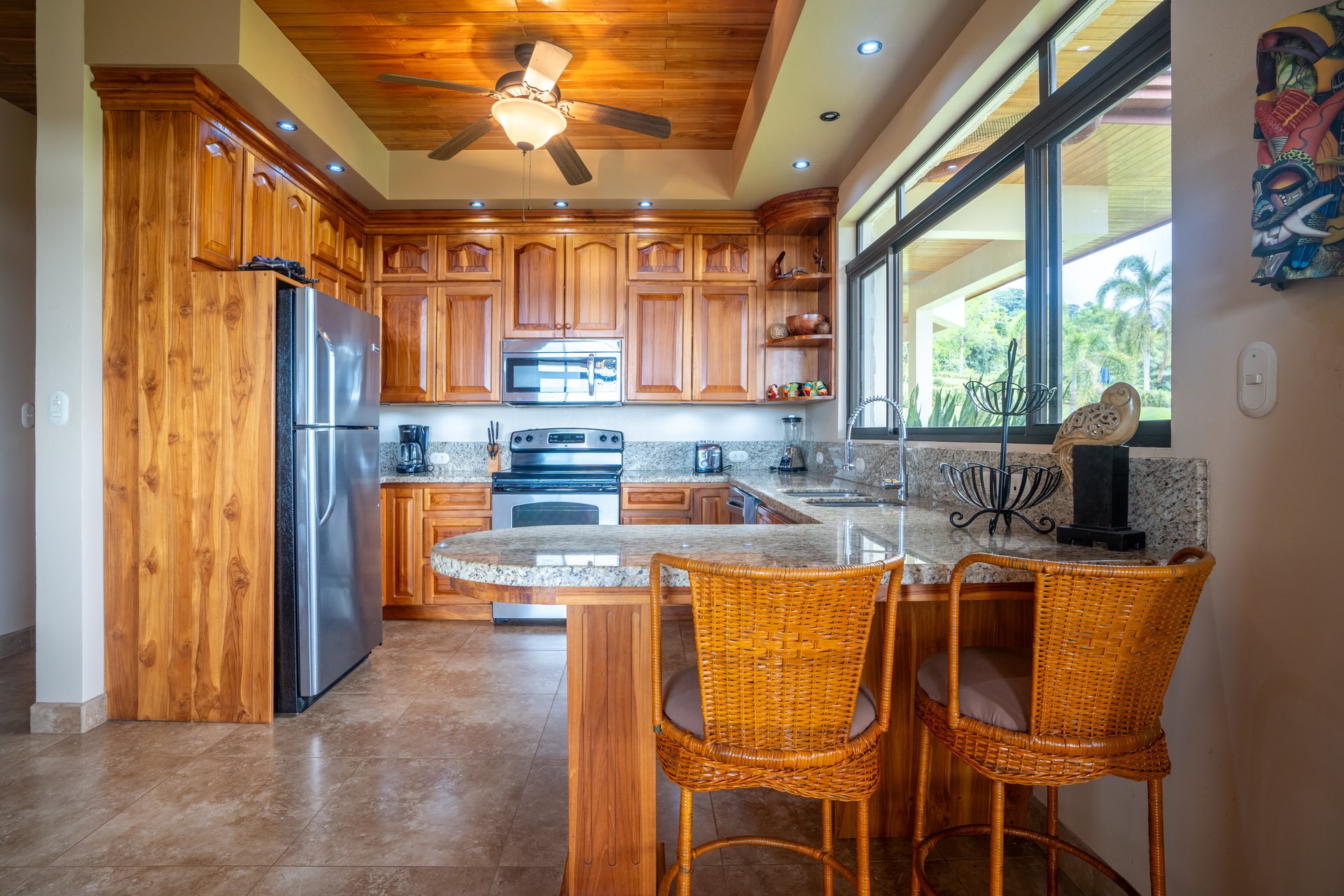 OSA Golf -  2 bed 2 bath Penthouse Condo! With Golf Membership