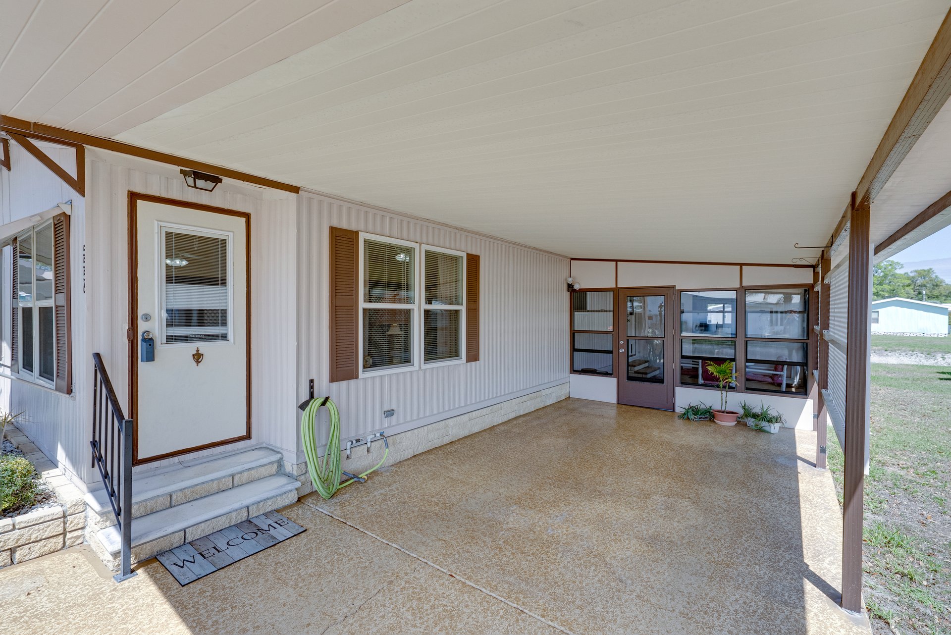 5556 RIVIERA DR