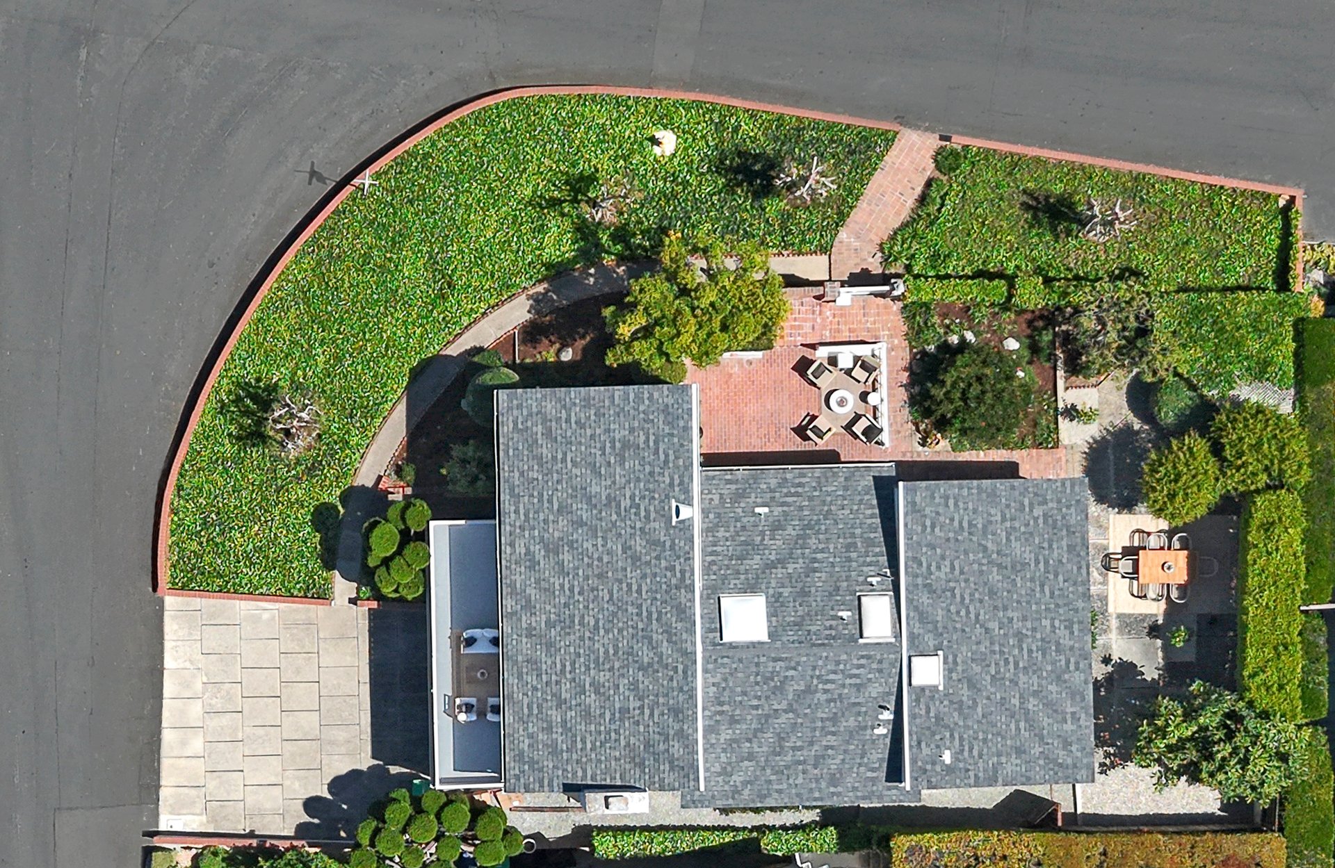 1665 Hillcrest Drive (Lower Circle) 