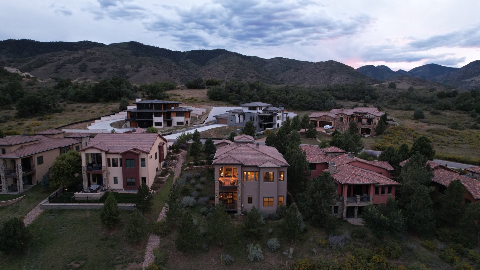 8122 Raphael Lane