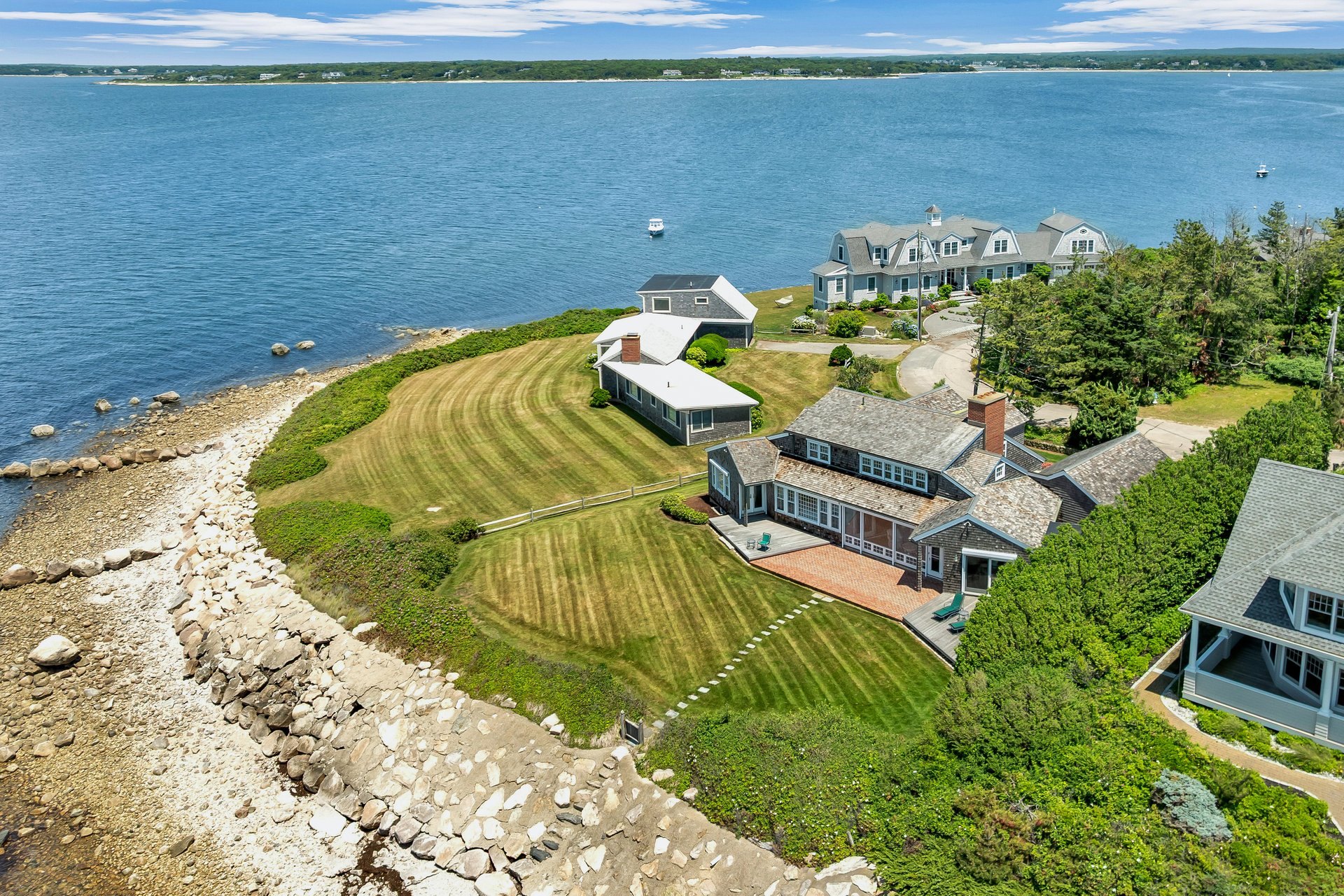 Panoramic Views on Nyes Neck