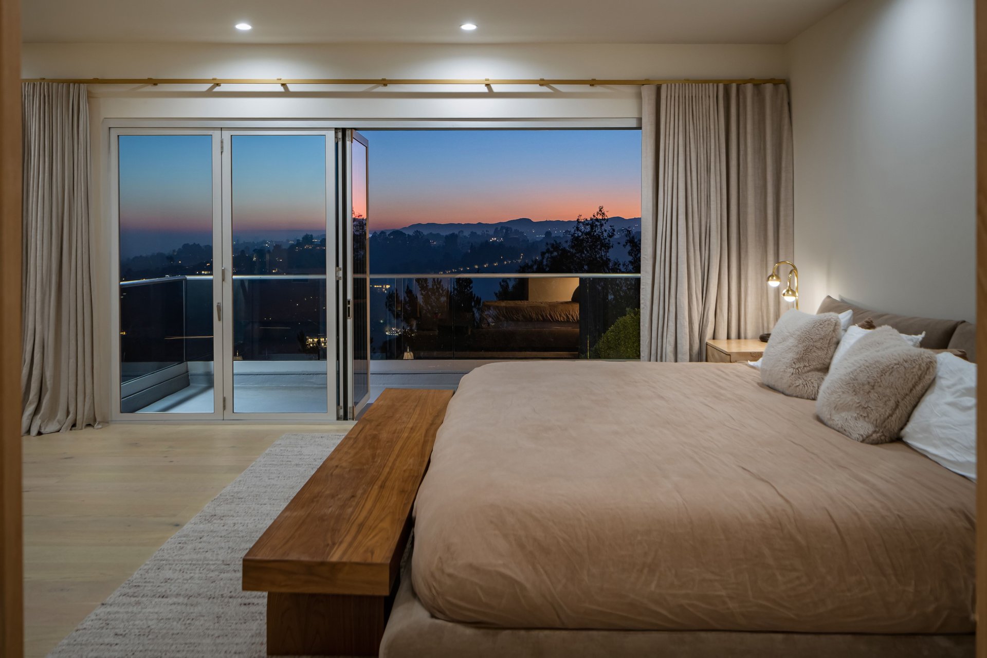 1557 Tower Grove Dr, Beverly Hills