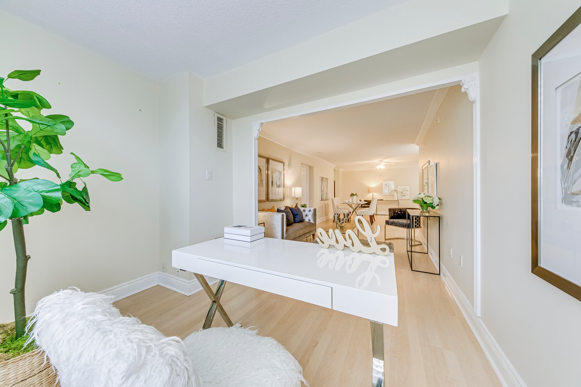 185 Robinson St 205