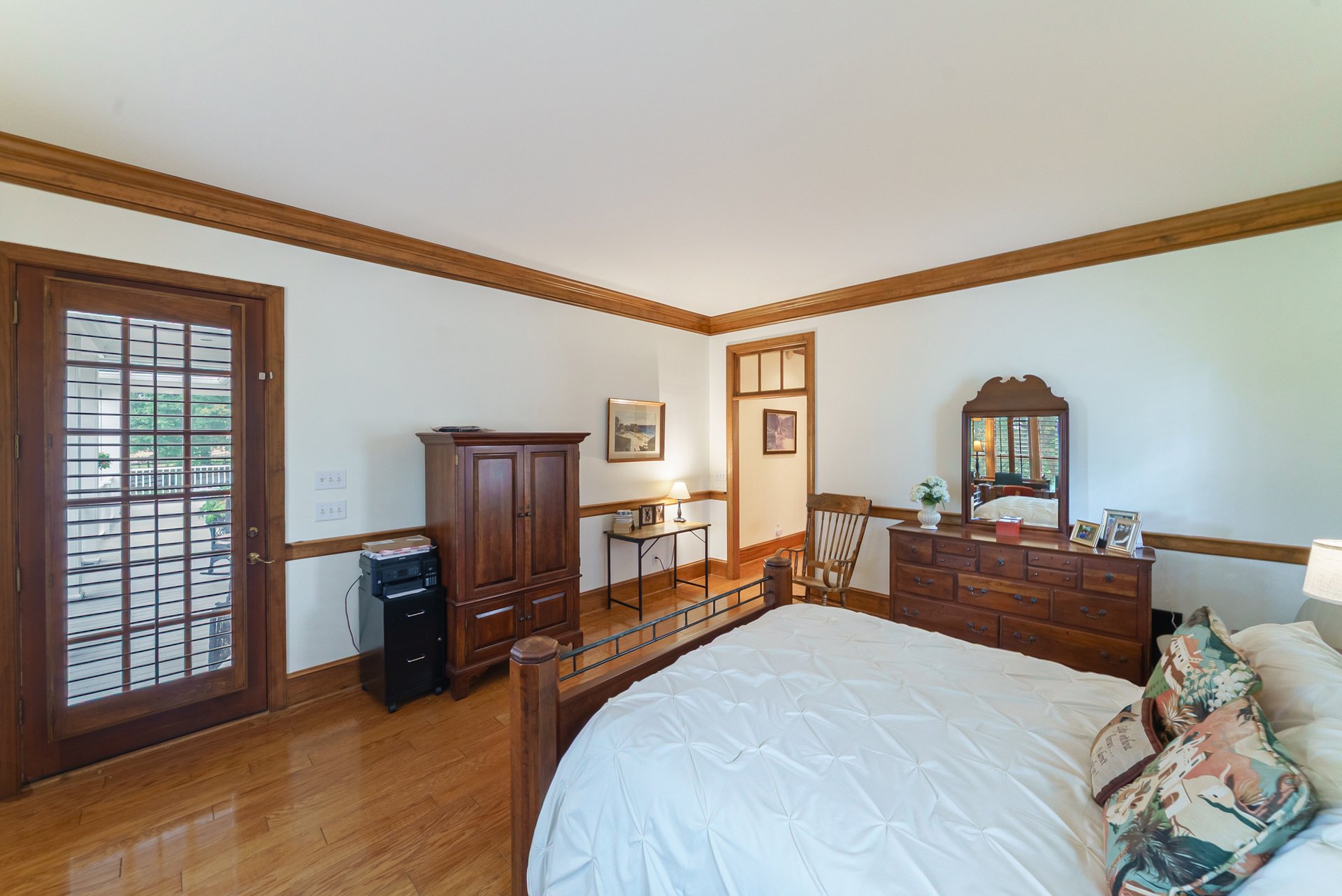 29-Acre Equestrian Estate with 14-Stall Barn