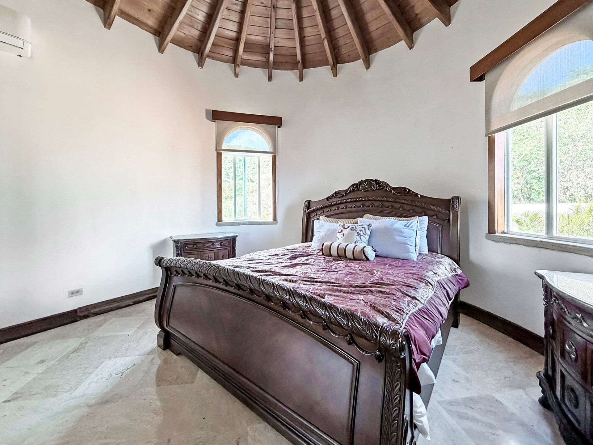 565 Parham Town 7 Bedroom Villa