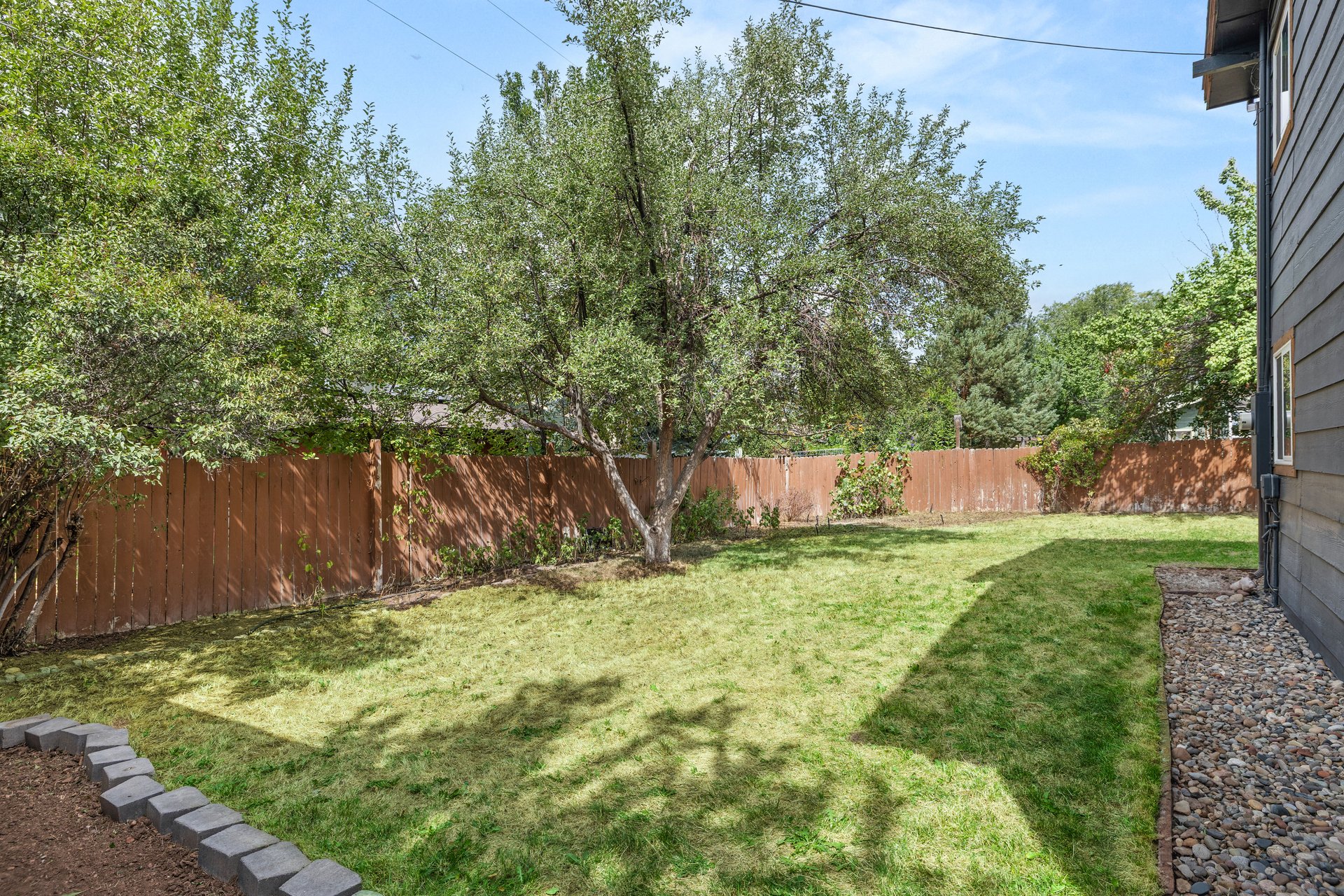 Spacious Mid-Valley Residence Near Crown Mountain Park